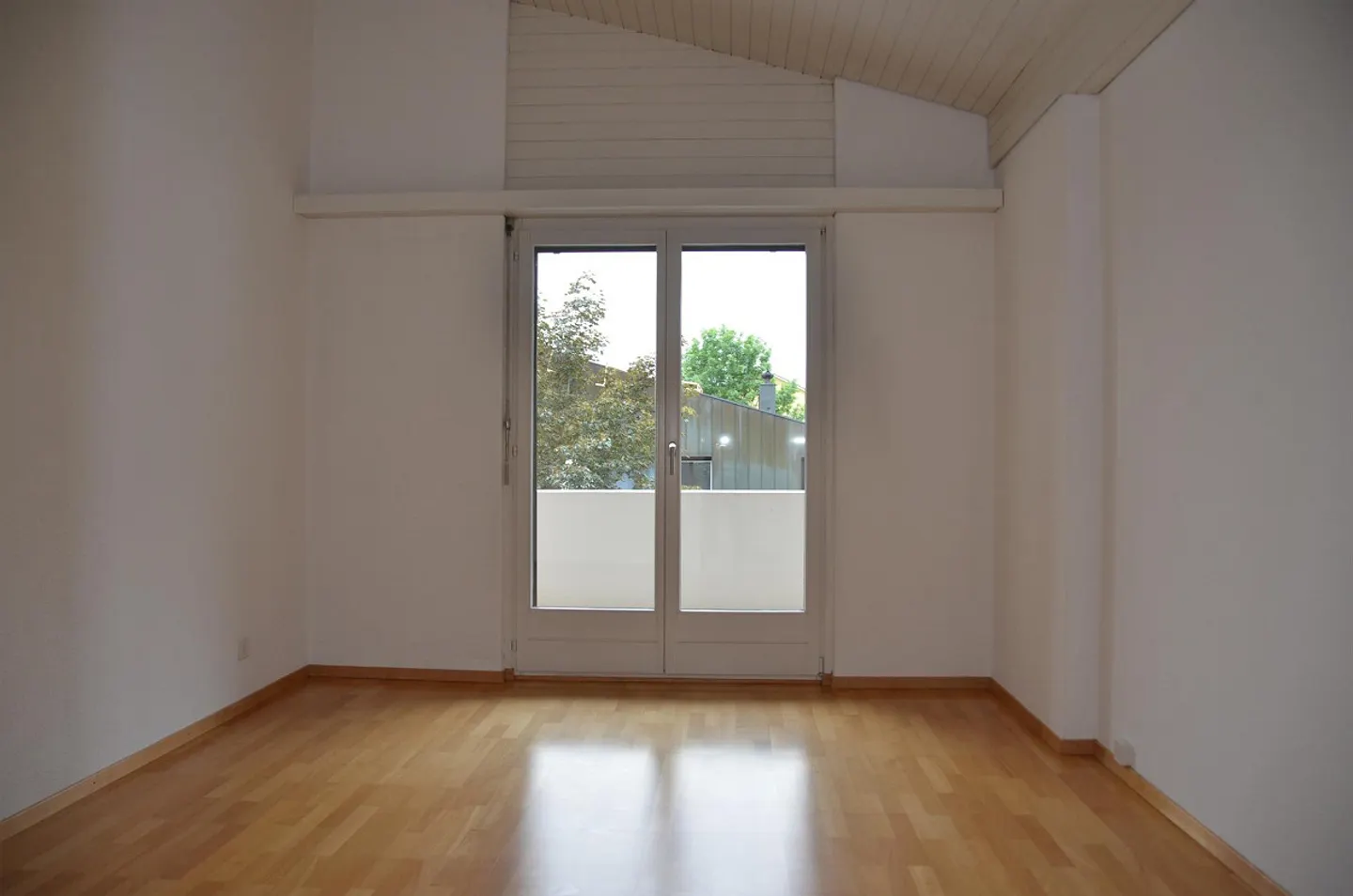 Grosszügige Dachwohnung mit Balkonen - Foto 10 von 19