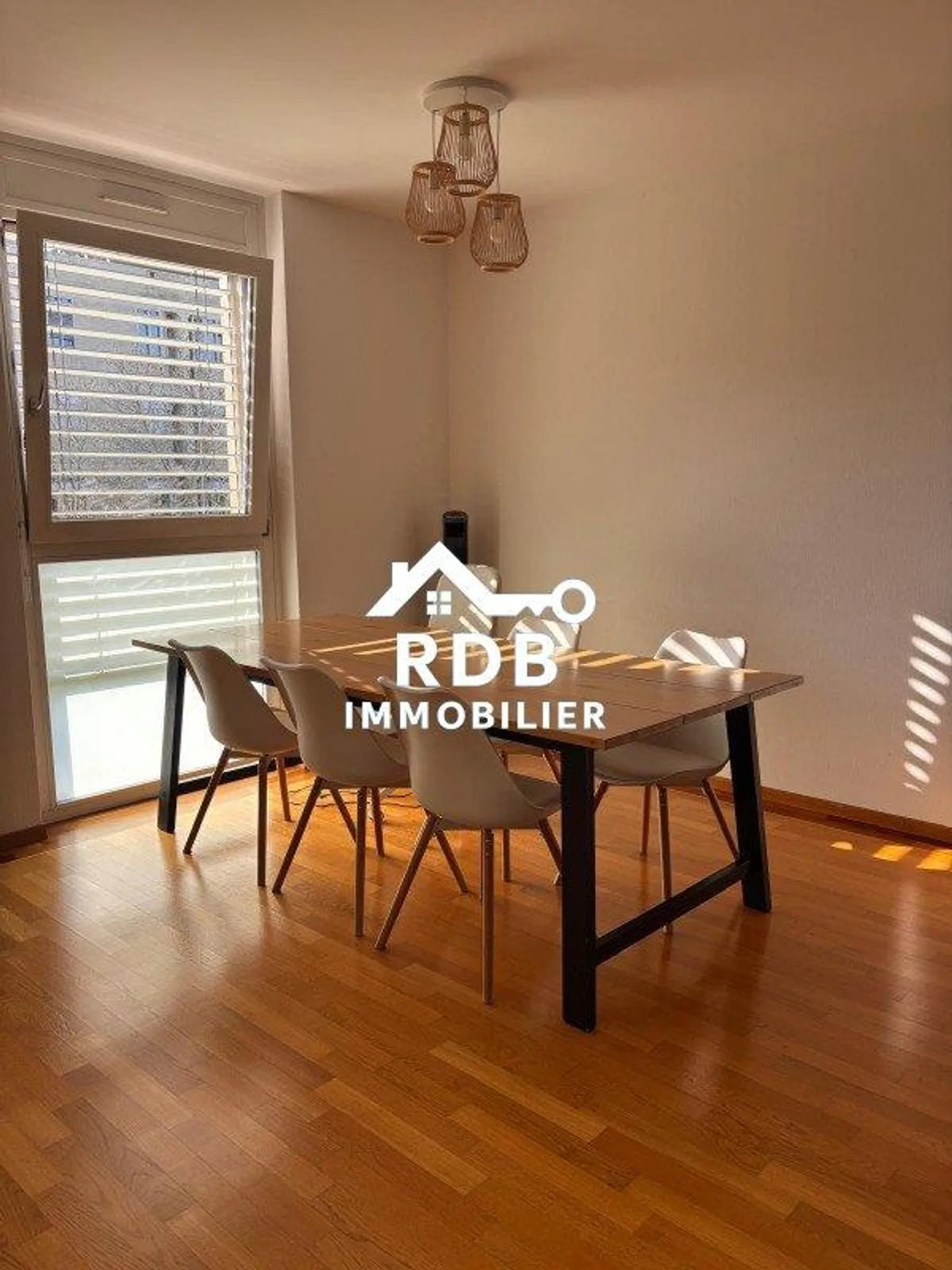 Appartement spacieux de 6 pièces à Genève - Photo 3 sur 9