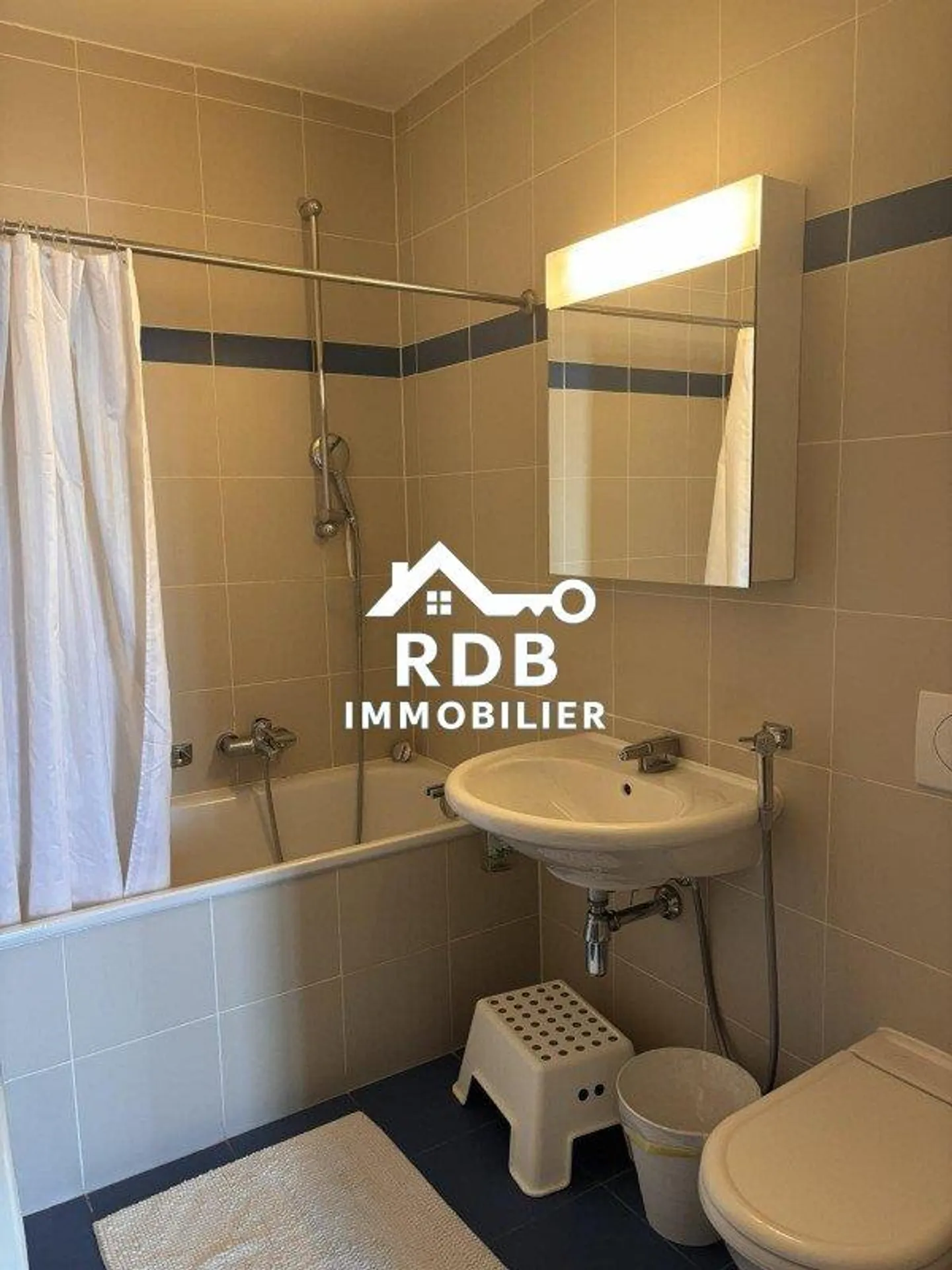 Appartement spacieux de 6 pièces à Genève - Photo 8 sur 9