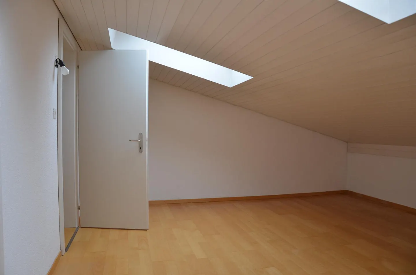 Grosszügige Dachwohnung mit Balkonen - Foto 18 von 19