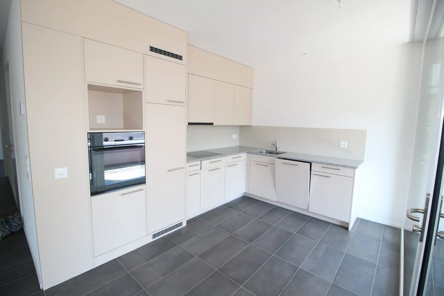 Apartment for rent - Photo 1 of 9