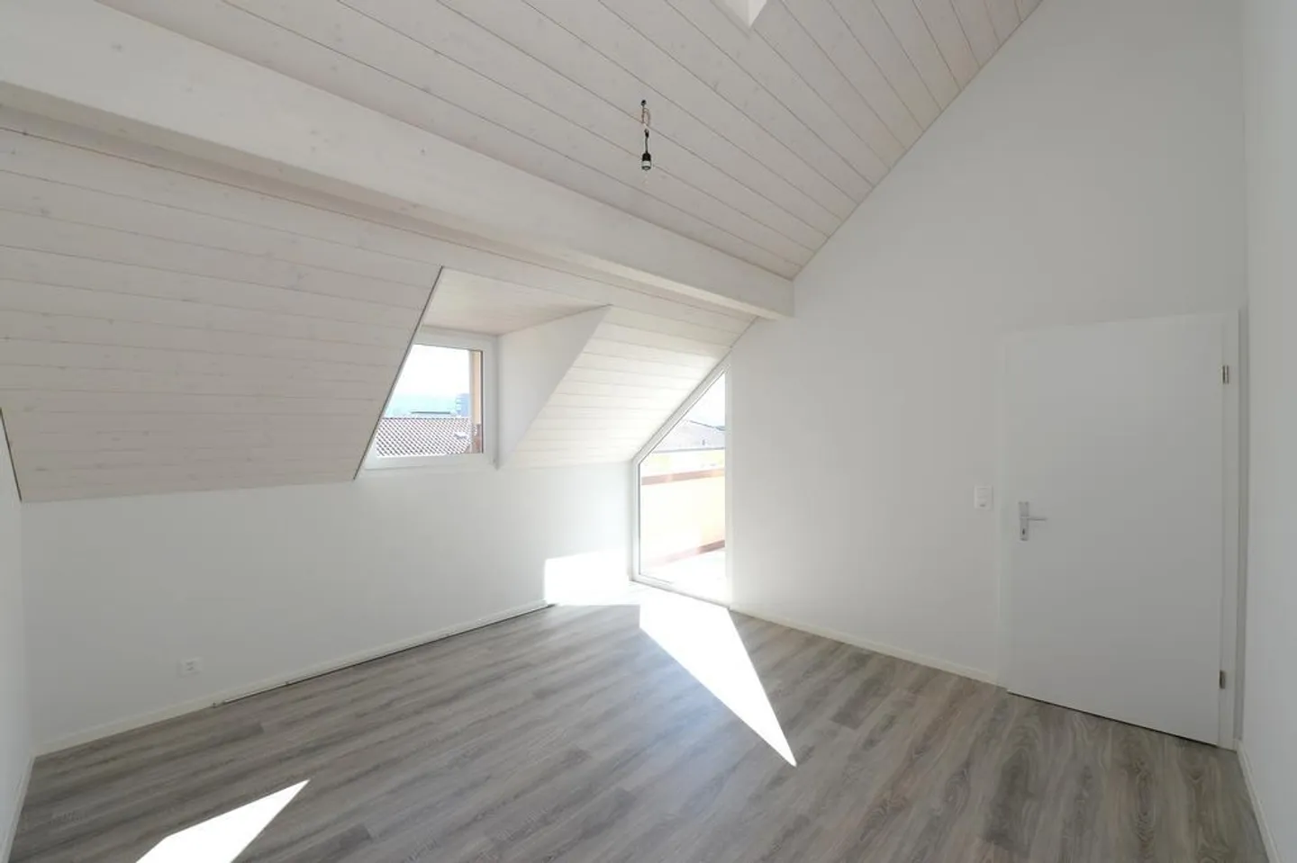 Moderno appartamento duplex di 3,5 stanze al 3° piano con balcone - Foto 4 di 11
