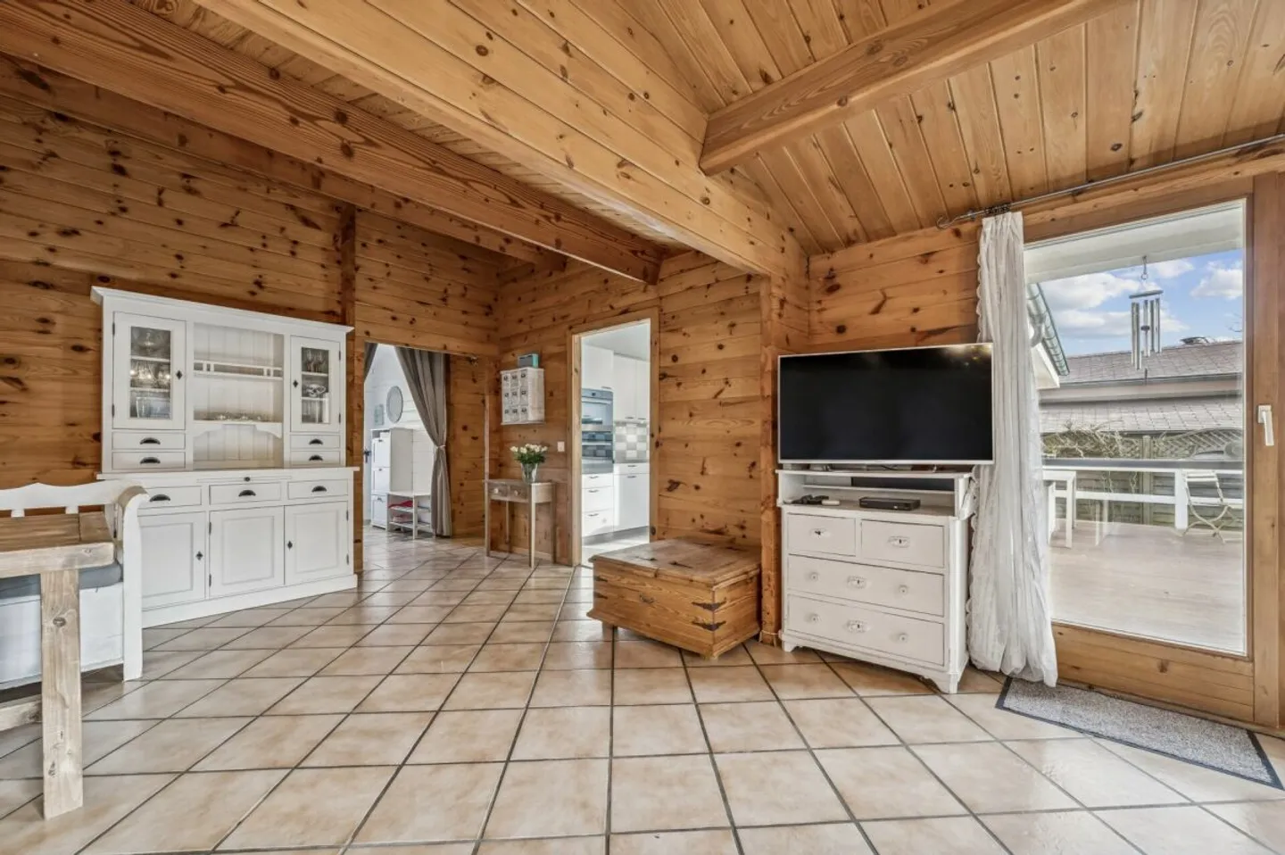 Incantevole casa unifamiliare in posizione naturale - Foto 4 di 13