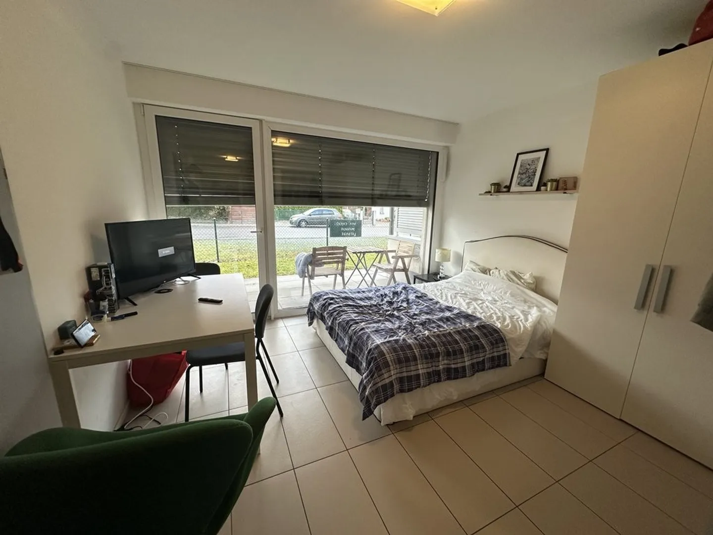 Studio con mobili e terrazza - Foto 1 di 5