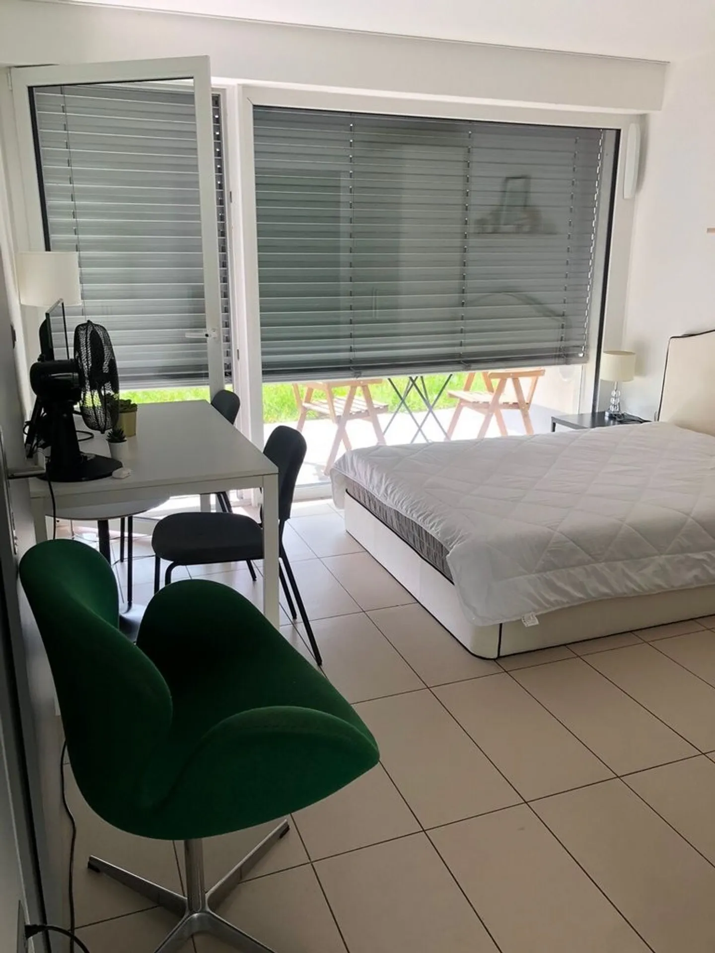 Studio con mobili e terrazza - Foto 5 di 5