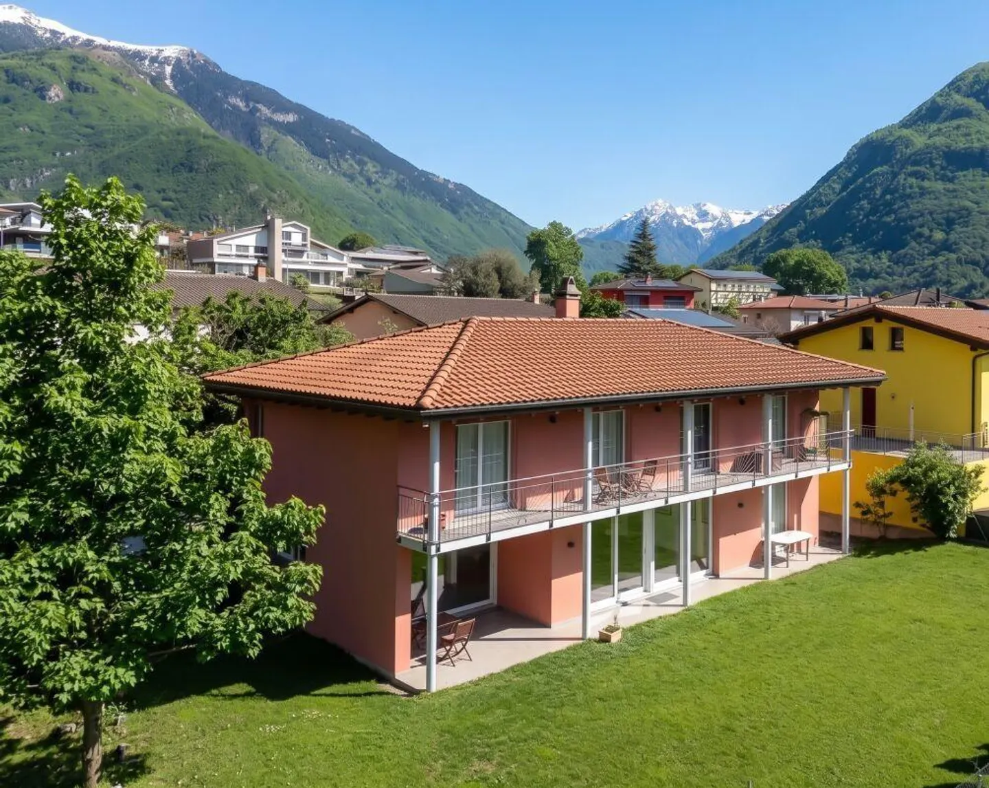 Spaziosa casa unifamiliare a Galbisio - Foto 1 von 20