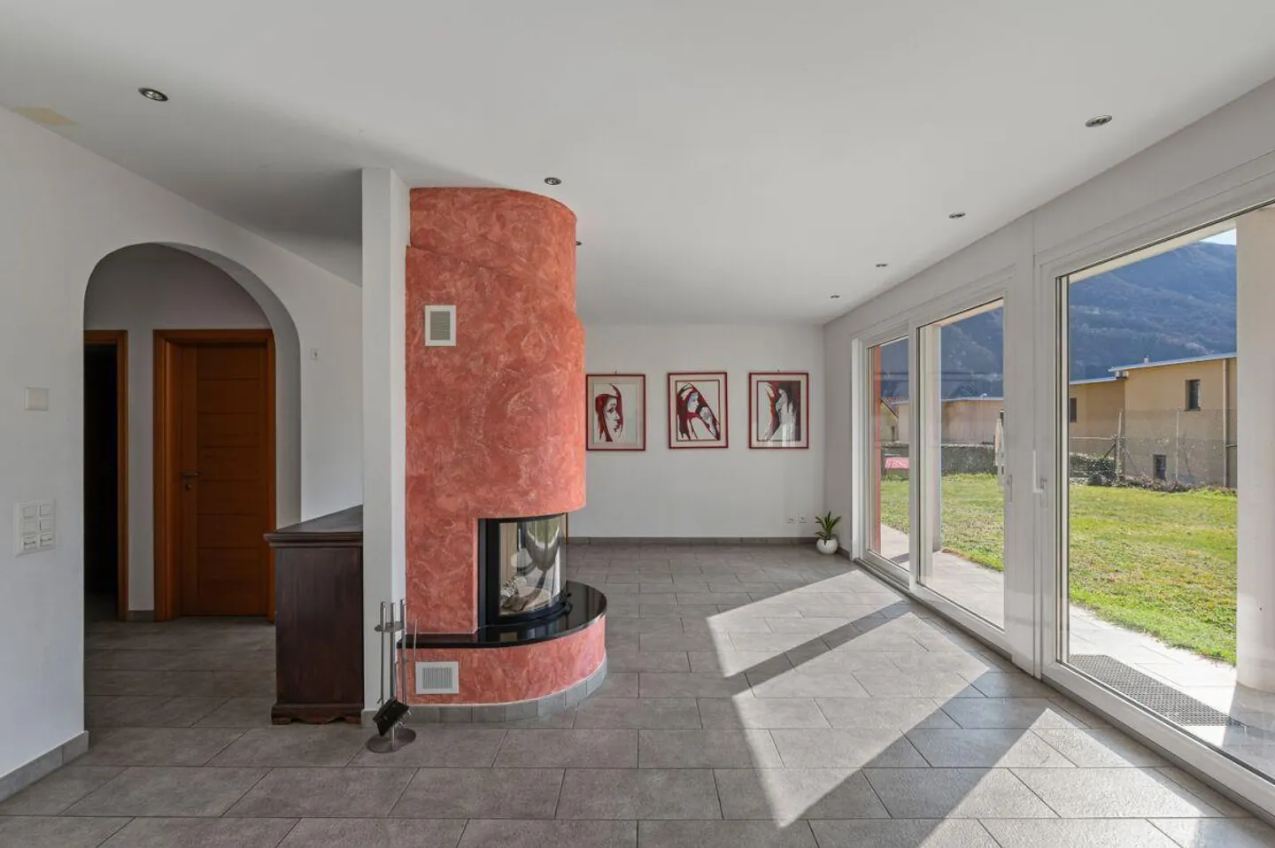 Spaziosa casa unifamiliare a Galbisio - Foto 5 von 20