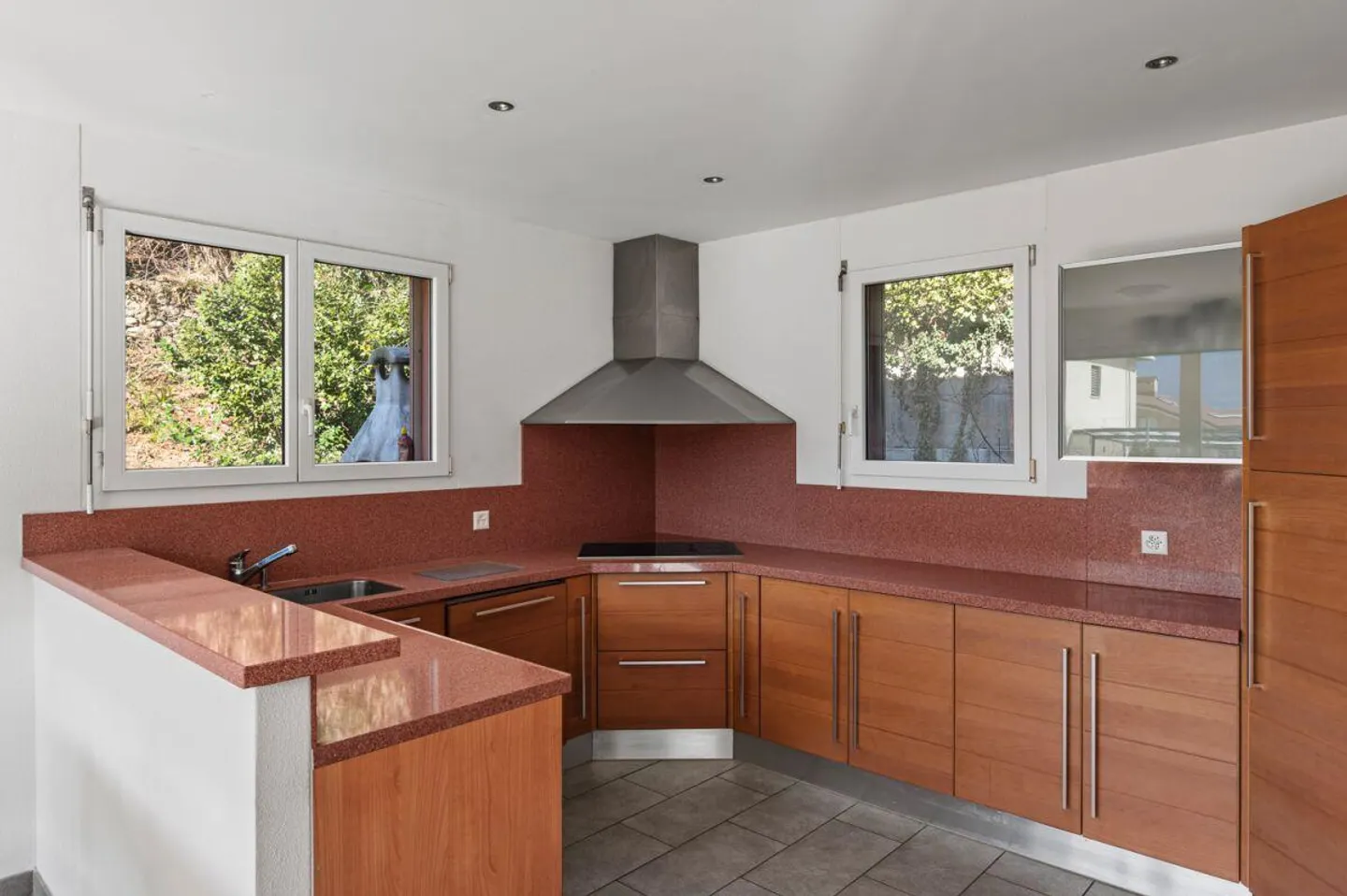 Spaziosa casa unifamiliare a Galbisio - Foto 8 von 20