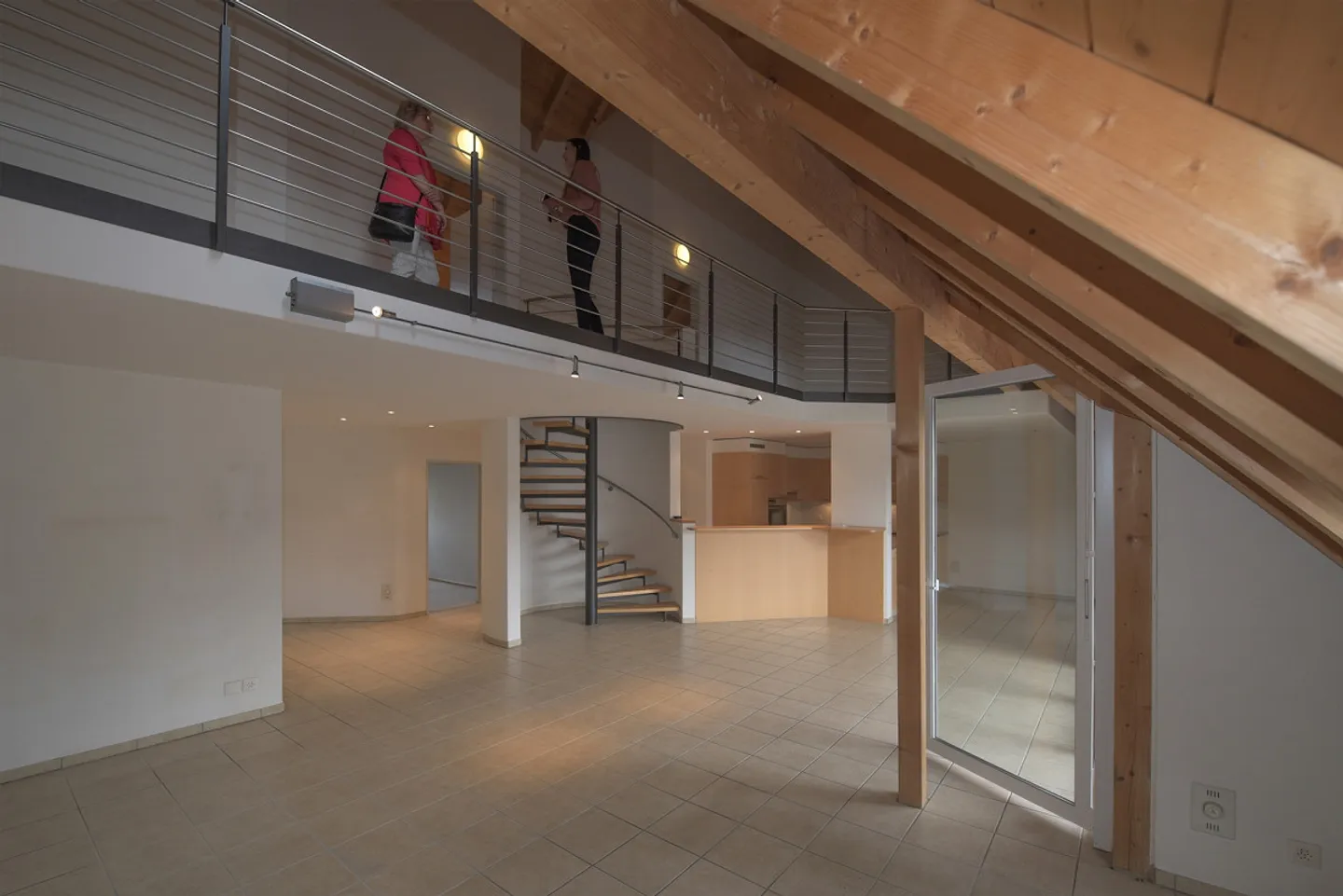 Grosszügige  4 1/2  Zimmer Attikawohnung  inkl.  Einstellhallenplatz - Foto 6 von 23