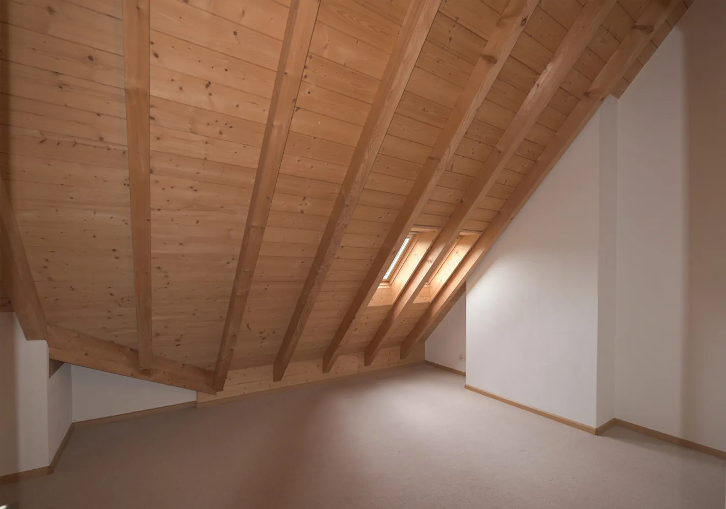 Grosszügige  4 1/2  Zimmer Attikawohnung  inkl.  Einstellhallenplatz - Foto 10 von 23