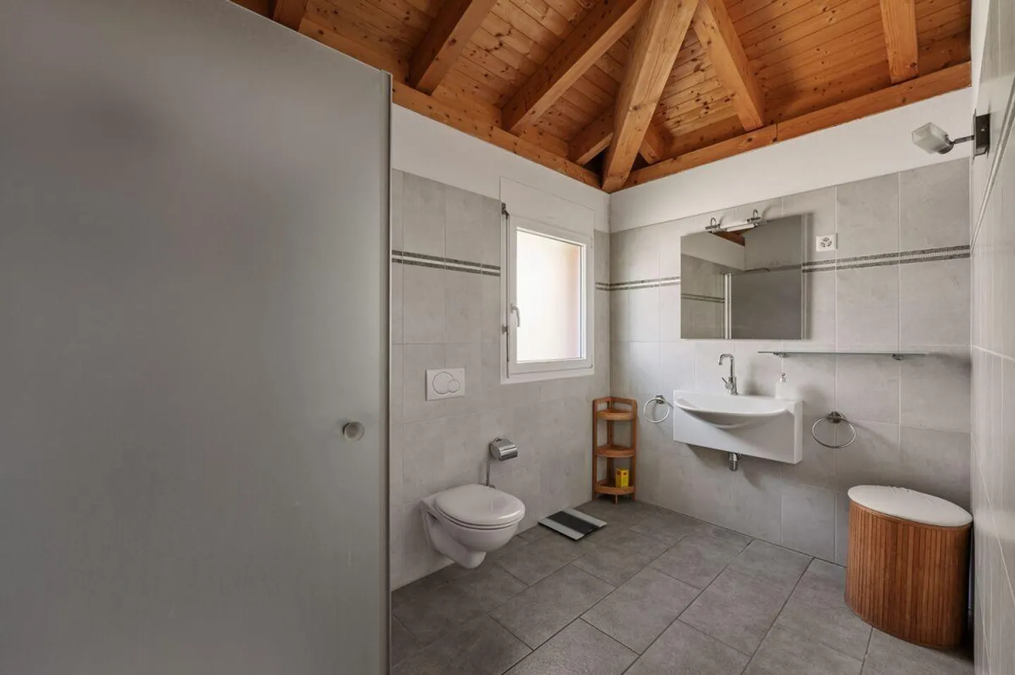 Spaziosa casa unifamiliare a Galbisio - Foto 10 von 20