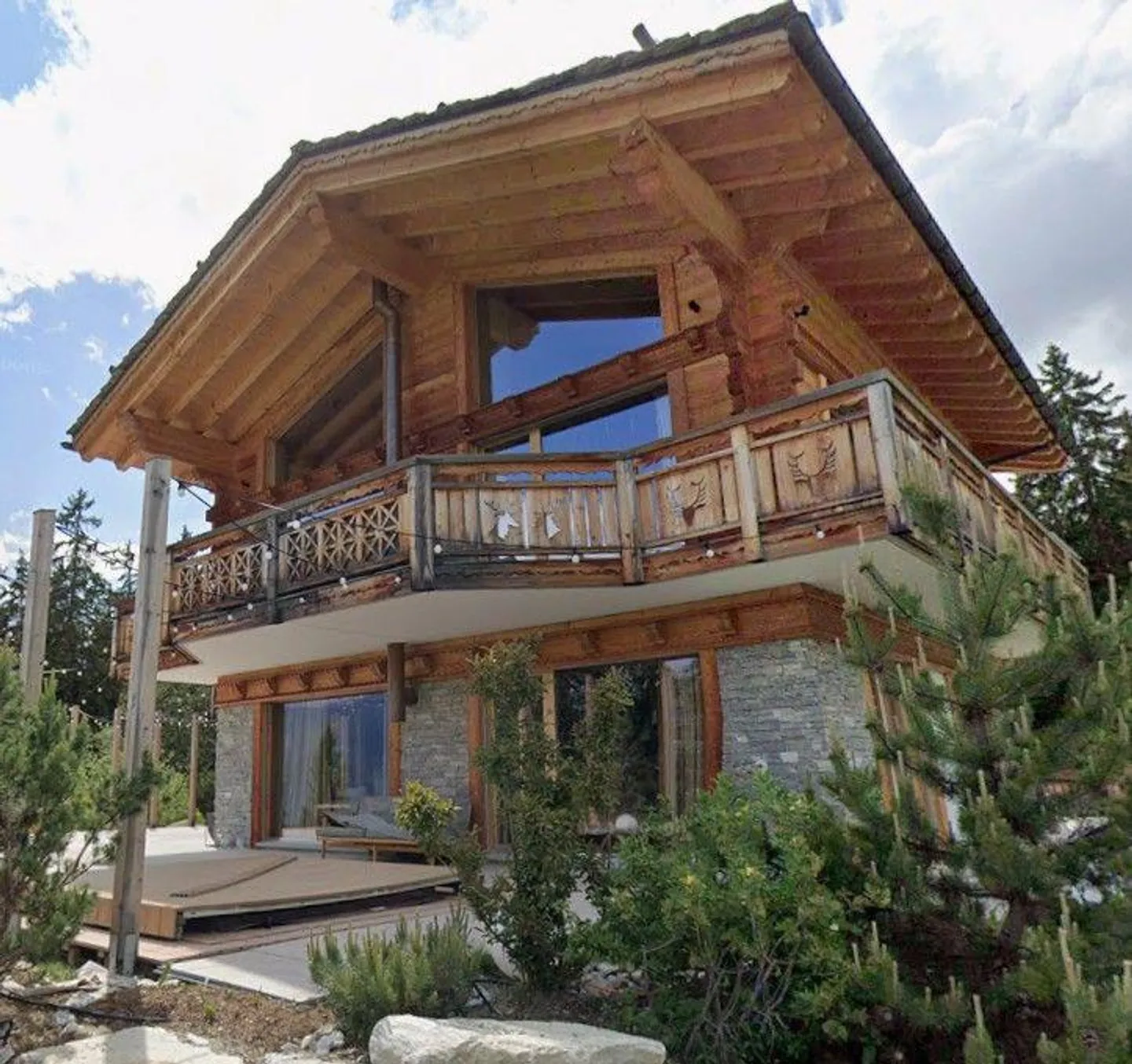 Chalet de Luxe en Emplacement Privilégié - Photo 2 sur 13