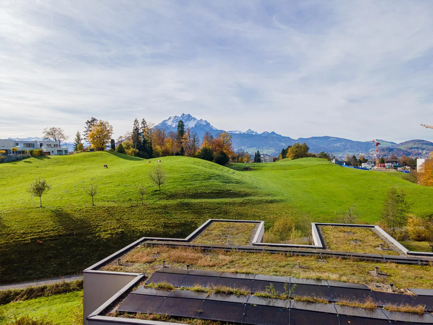 Spacious, family-friendly end-of-terrace house - Photo 2 of 12