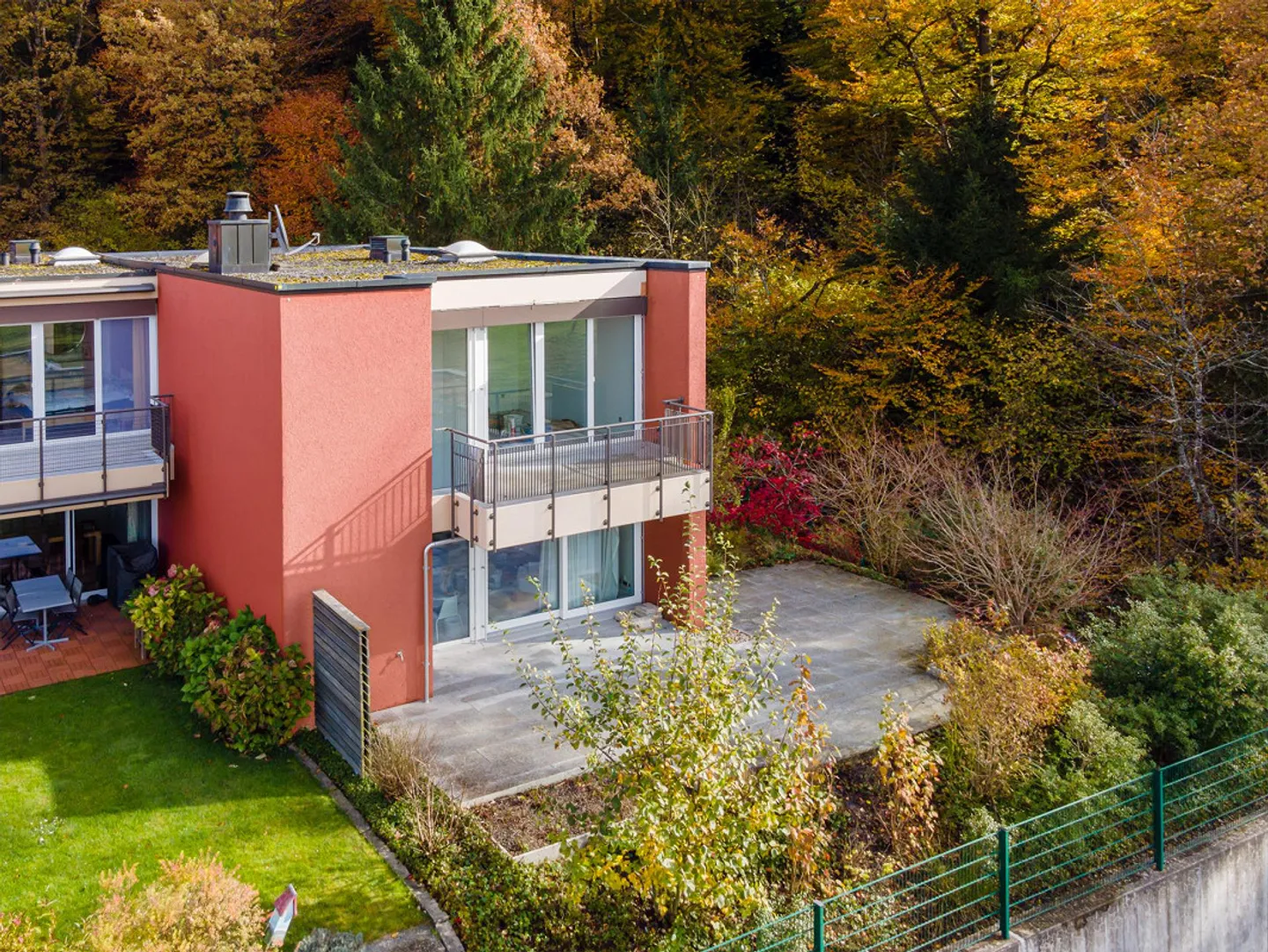 Spacious, family-friendly end-of-terrace house - Photo 3 of 12