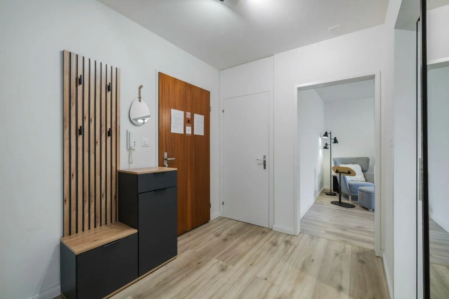 Moderne 2.5-Zimmer Wohnung mit Balkon - Foto 2 von 15