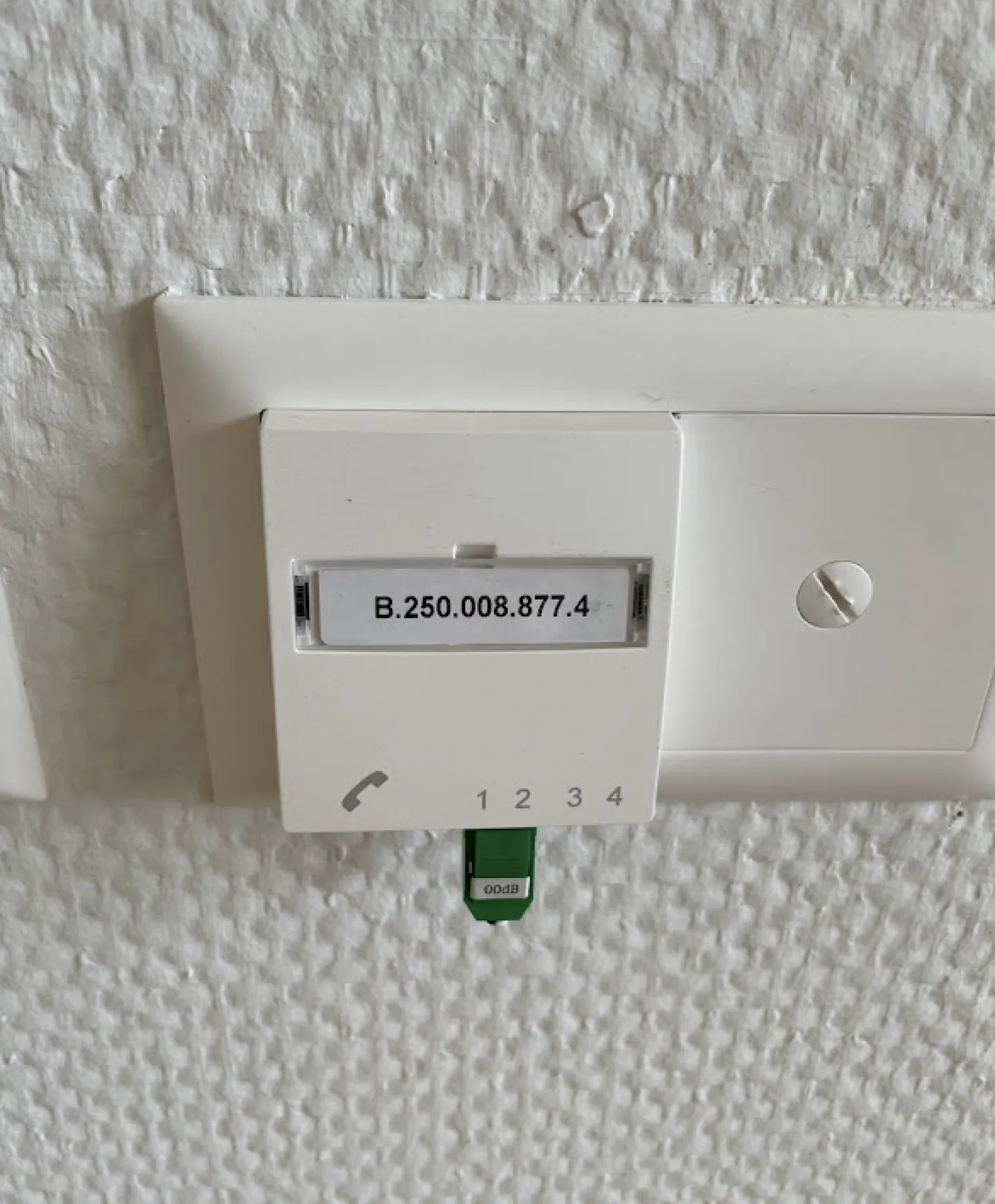 Appartamento arredato e recentemente ristrutturato con vista parziale sul lago - Foto 11 di 15