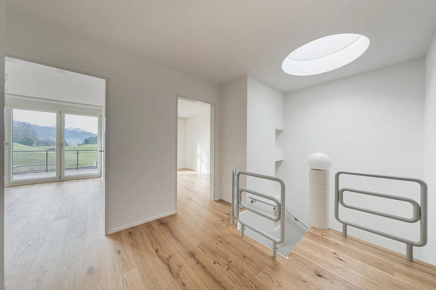 Spacious, family-friendly end-of-terrace house - Photo 11 of 12