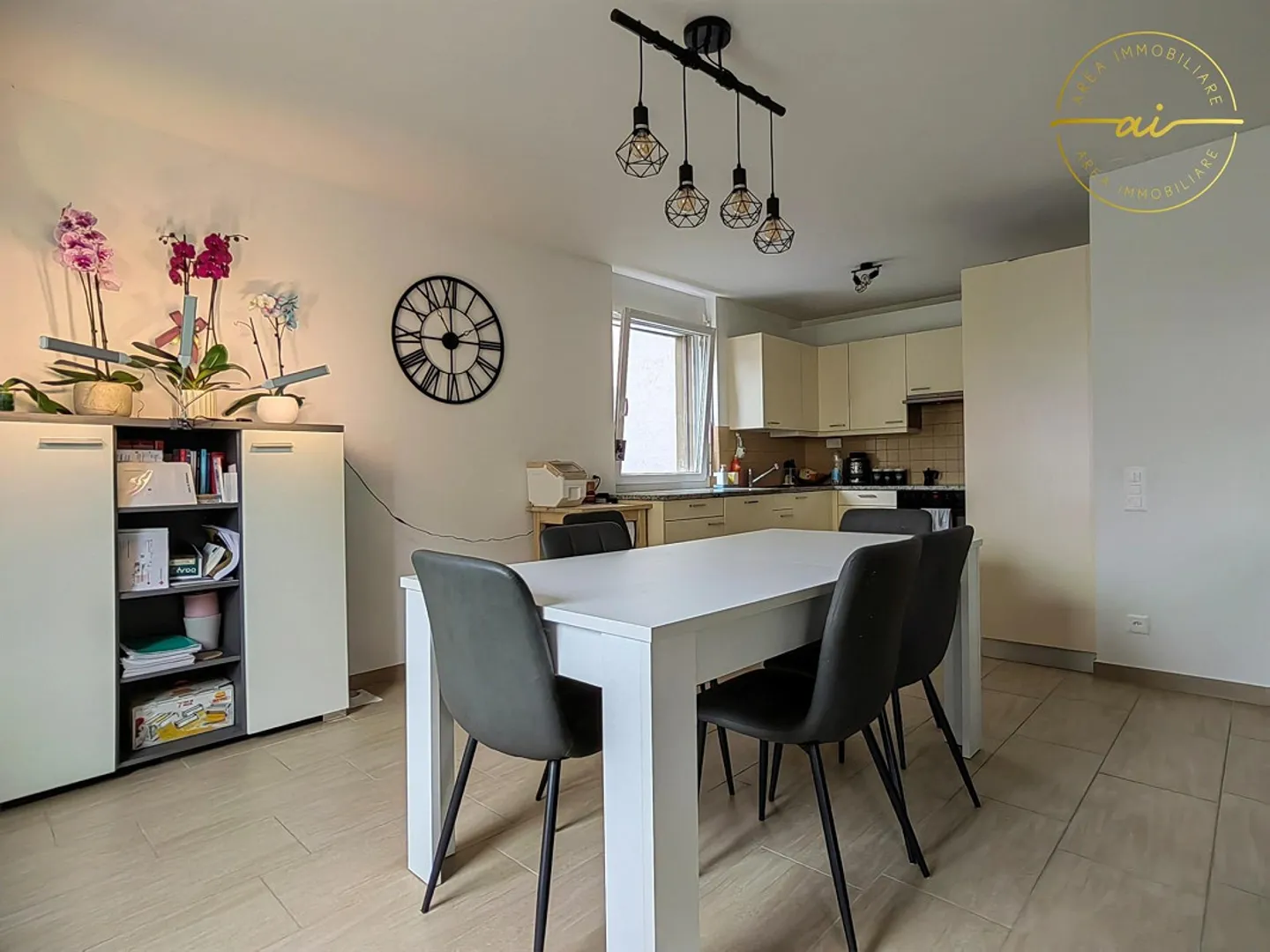 APPARTEMENT MODERNE ET SPACIEUX DE 3.5 PIÈCES - Photo 4 sur 13