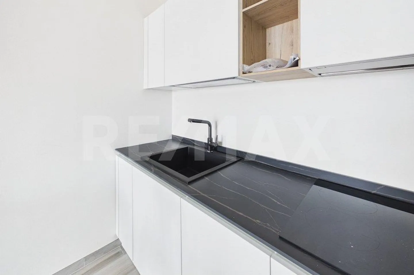 Furnished apartment for sale - Photo 8 of 13