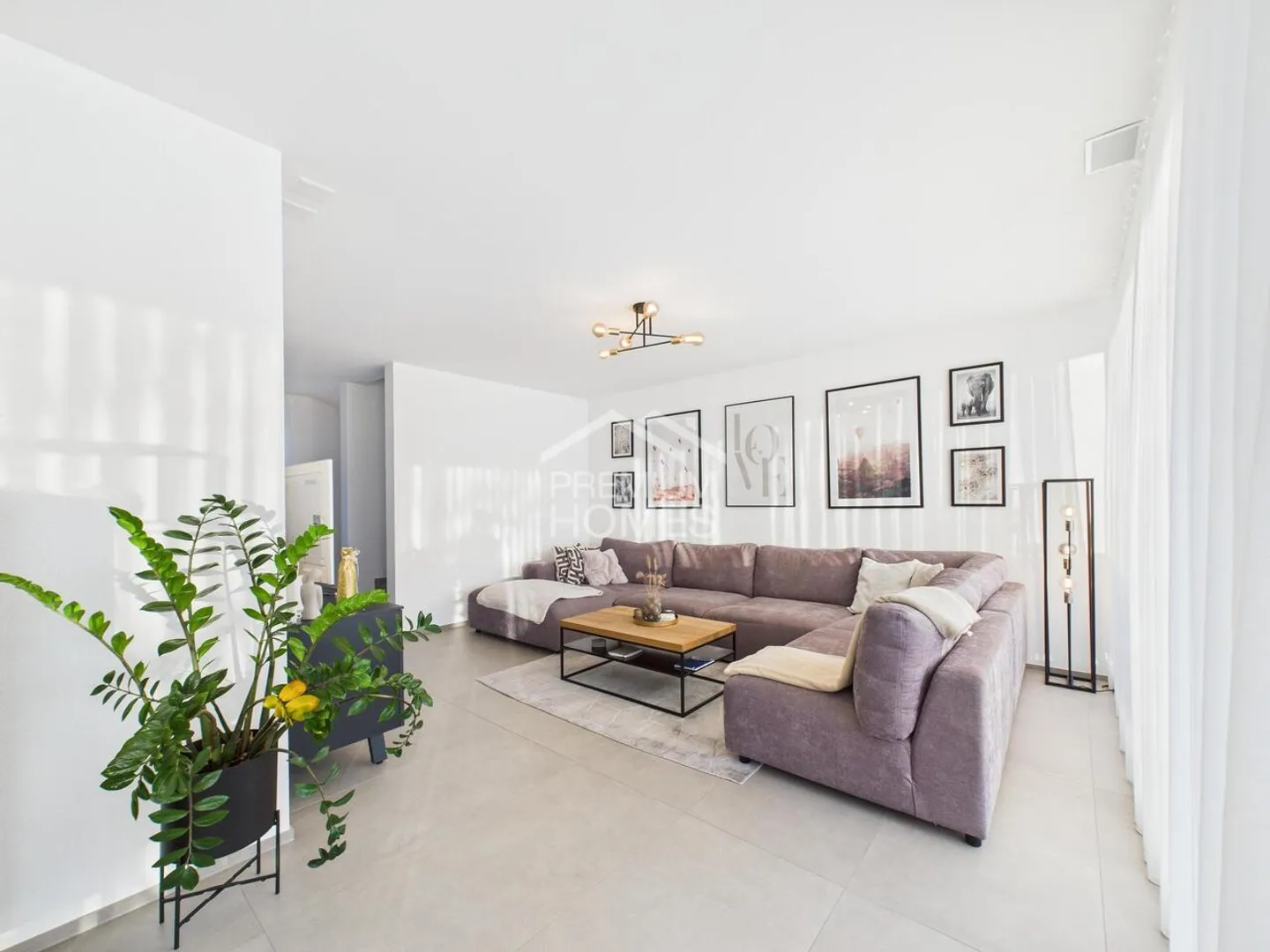 Living with Demands - Comfort and Timeless Elegance - Photo 2 of 11