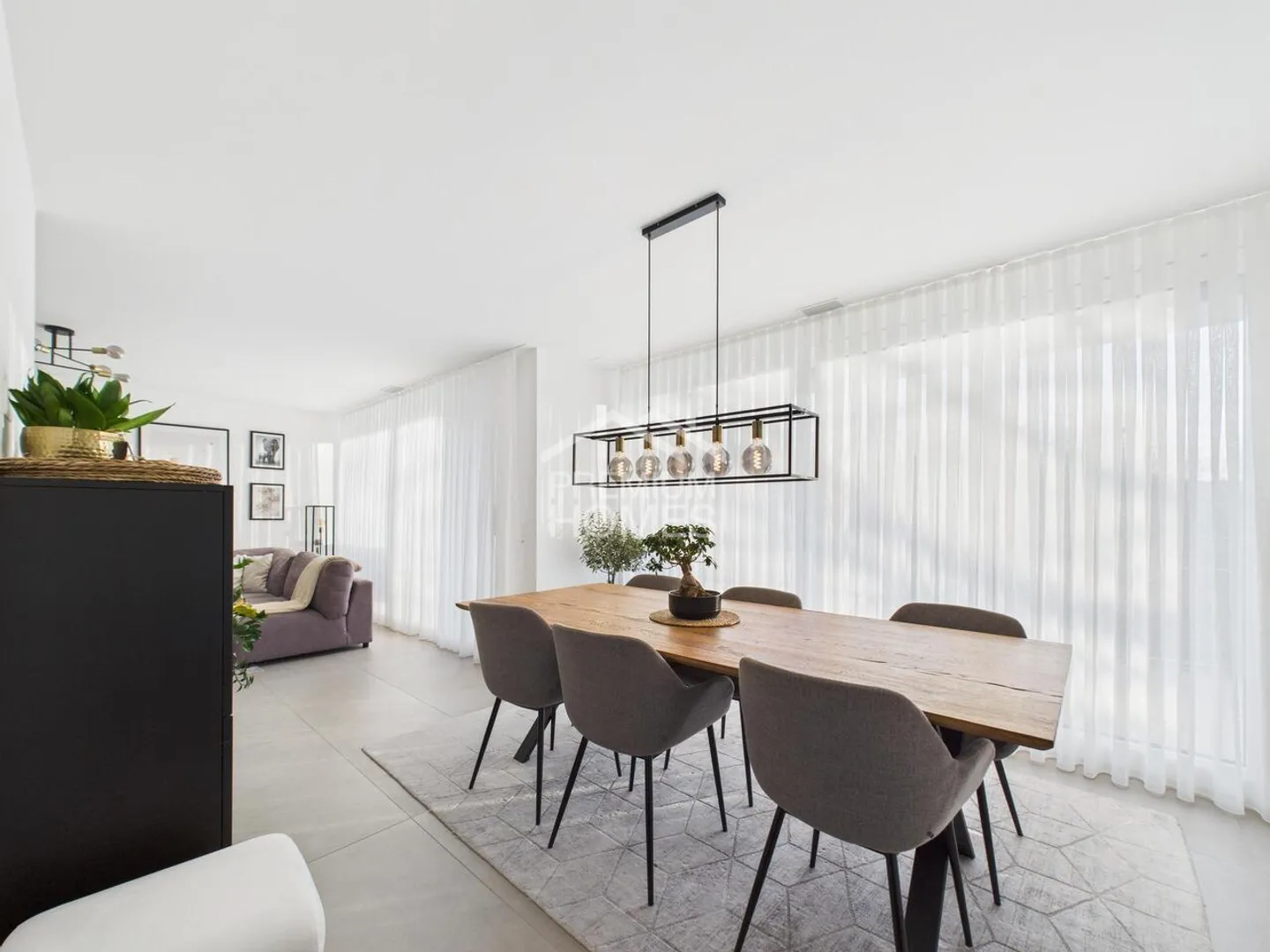 Living with Demands - Comfort and Timeless Elegance - Photo 3 of 11