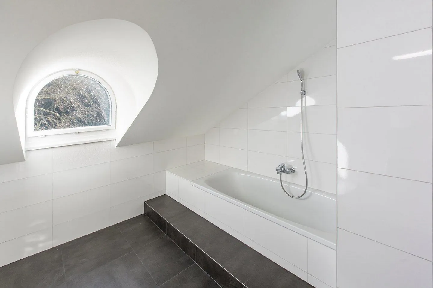 Maison Unique dans un Emplacement Privilégié : Profitez d'un Habitat Exclusif - Photo 9 sur 13