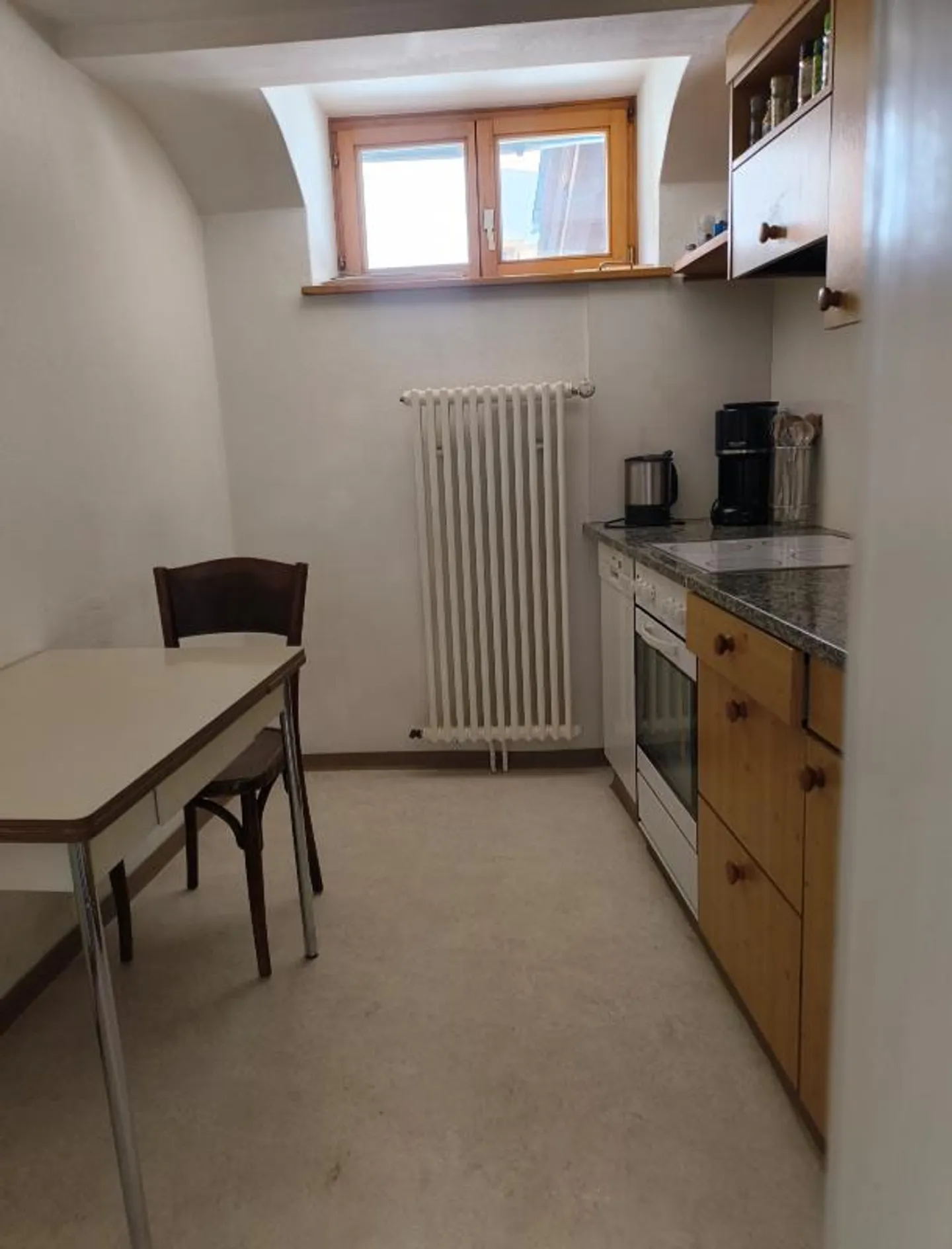 «Saisonale Vermietung von geräumiger Dachwohnung mit Sonnenterrasse» - Foto 9 von 10