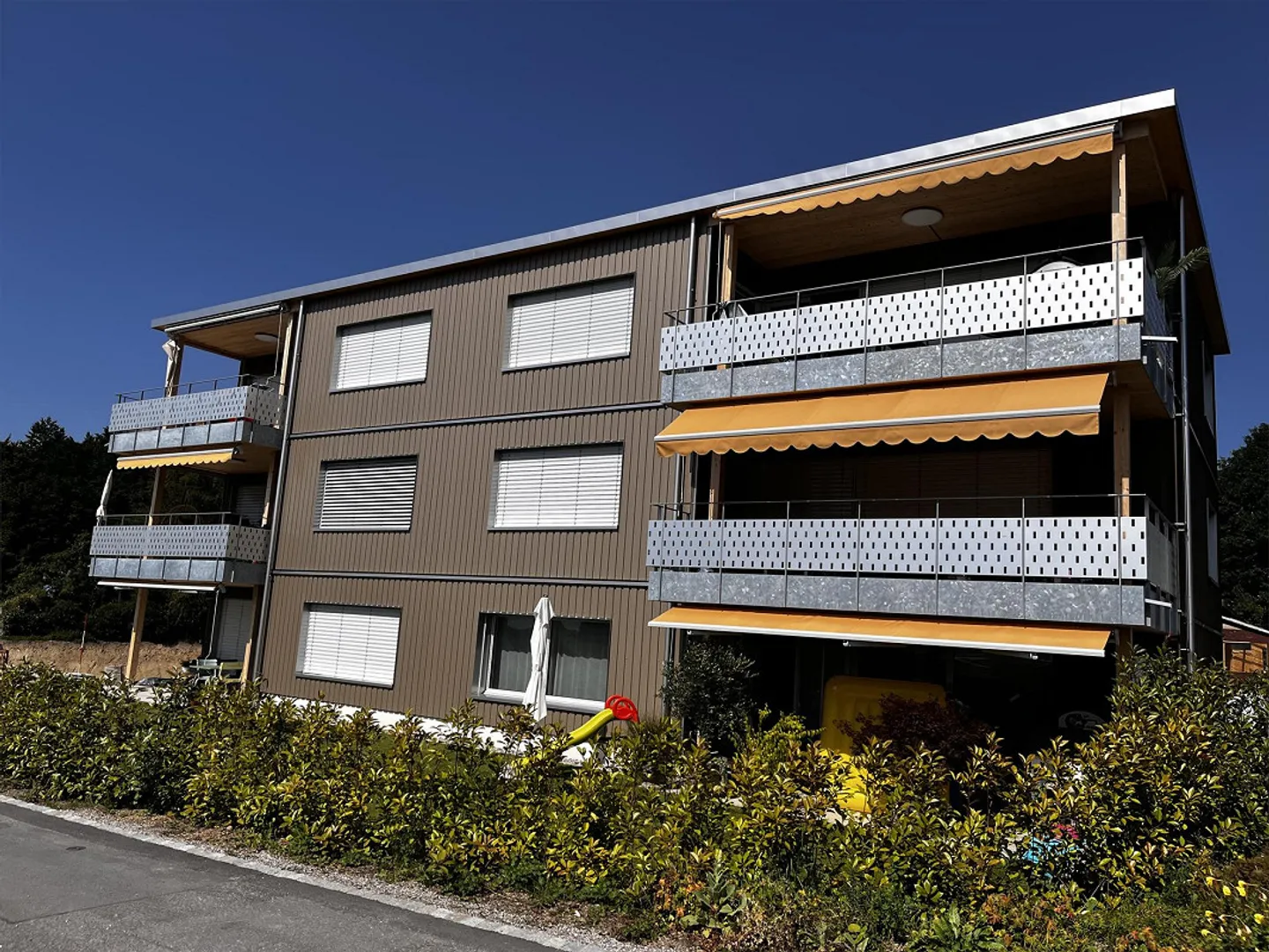 Appartamento giardino esclusivo di 5½ stanze – Vivere a uno standard di proprietà, solo - Foto 8 di 11