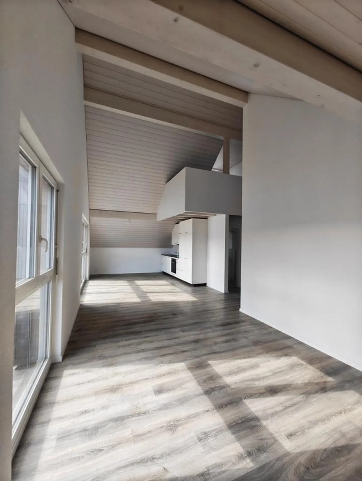 Appartamento duplex moderno di 3,5 locali al 3° piano - Foto 1 di 9