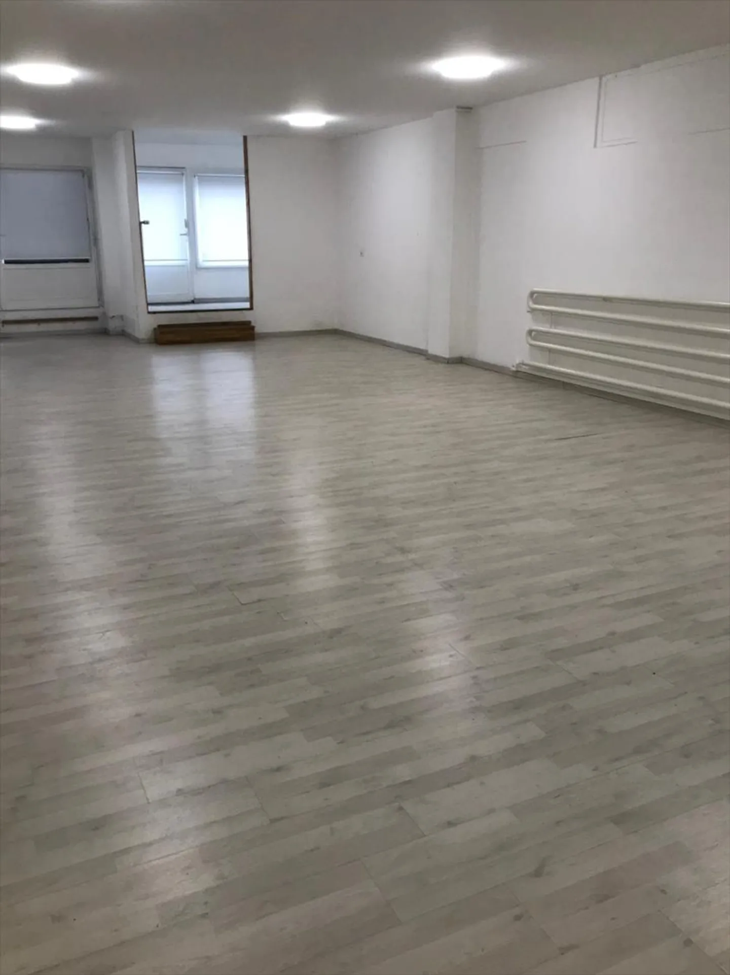 Locali luminosi di 4.5 stanze, idealmente situati. (Ingresso lato Chemin de Renens) - Foto 4 di 9