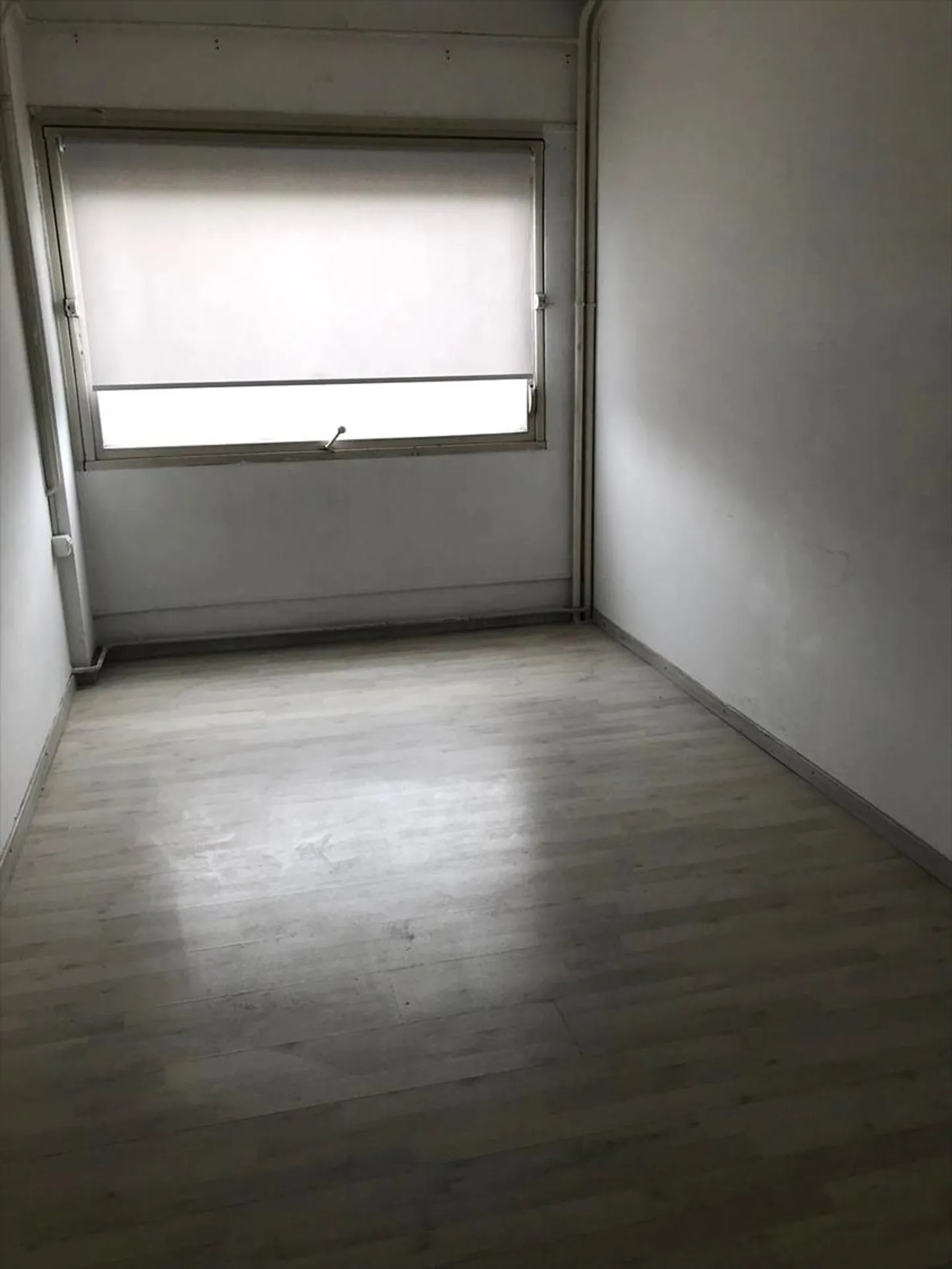 Locali luminosi di 4.5 stanze, idealmente situati. (Ingresso lato Chemin de Renens) - Foto 9 di 9