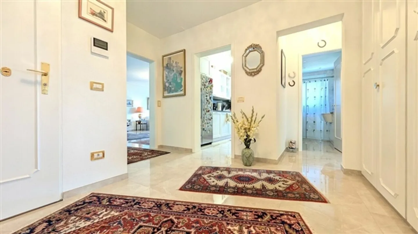 Appartamento Rappresentativo con Piscina Comune e Vista Mozzafiato - Foto 9 di 18