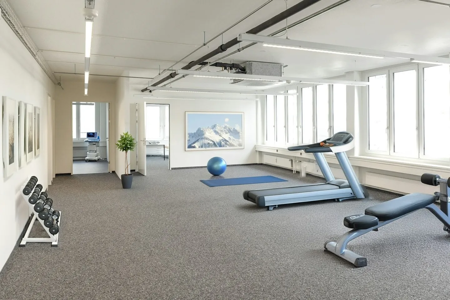 Bureaux récemment rénovés - Accessibilité et divisibilité optimales - Photo 5 sur 9