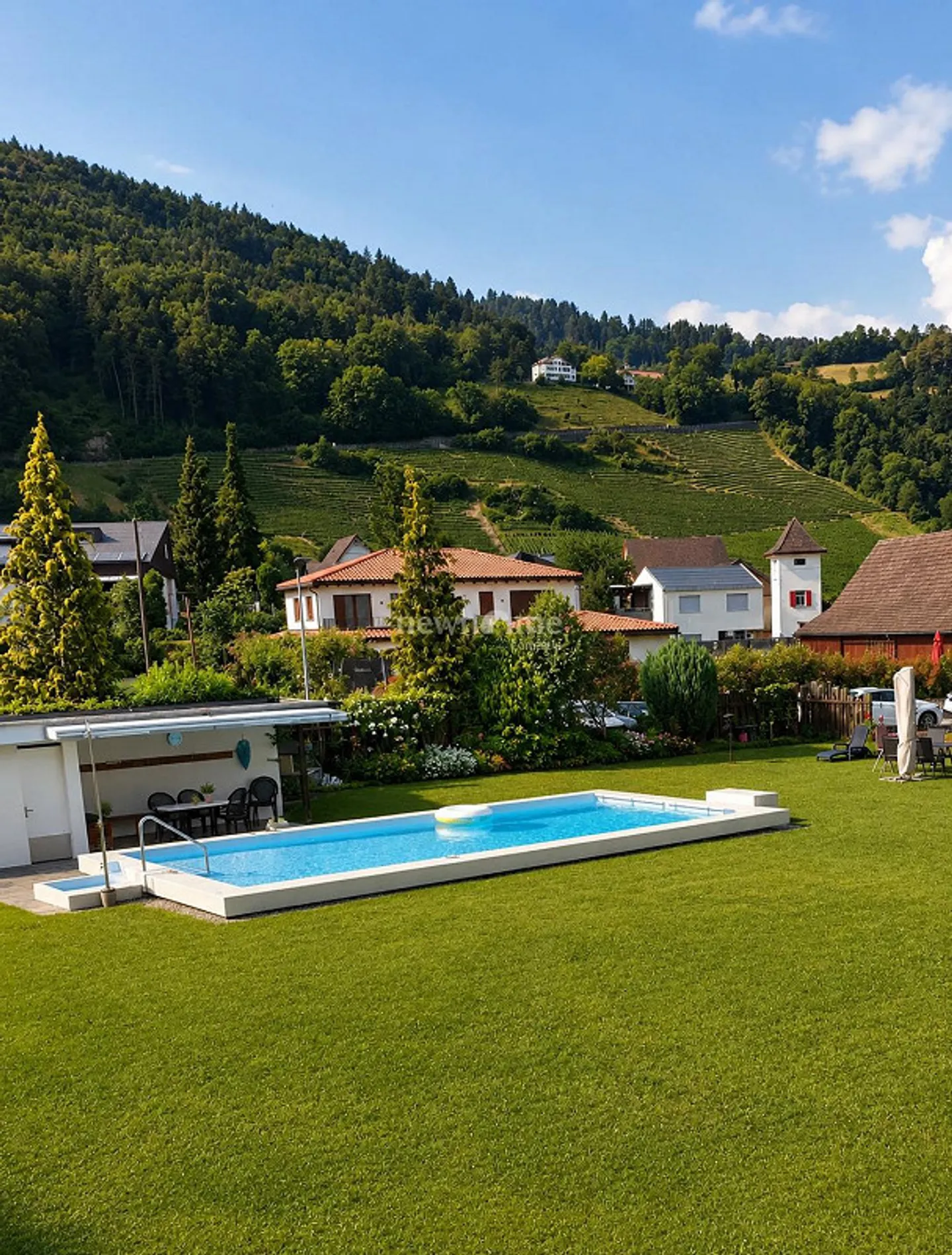 Modernes Apartment mit Pool - Foto 4 von 4