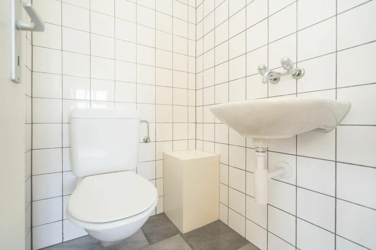 4.5-ROOM APARTMENT WITH PARKING SPACE IN BUILDING RIGHTS - Photo 7 of 12