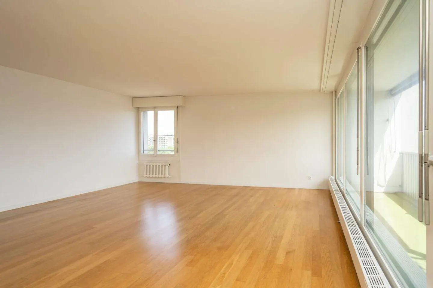 4.5-ROOM APARTMENT WITH PARKING SPACE IN BUILDING RIGHTS - Photo 8 of 12
