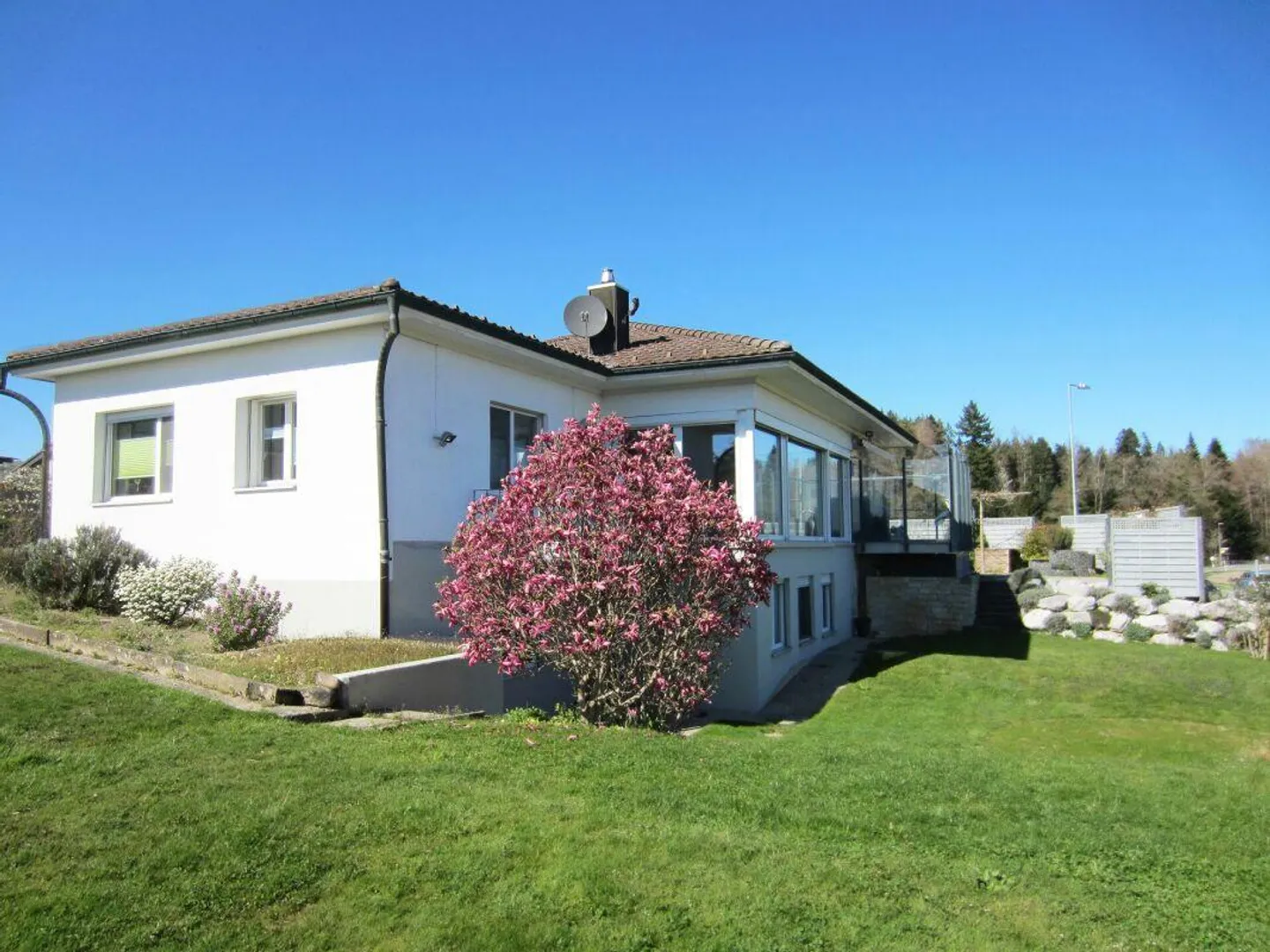 Casa unifamiliare di 7,5 stanze con vista da sogno - Foto 1 di 15