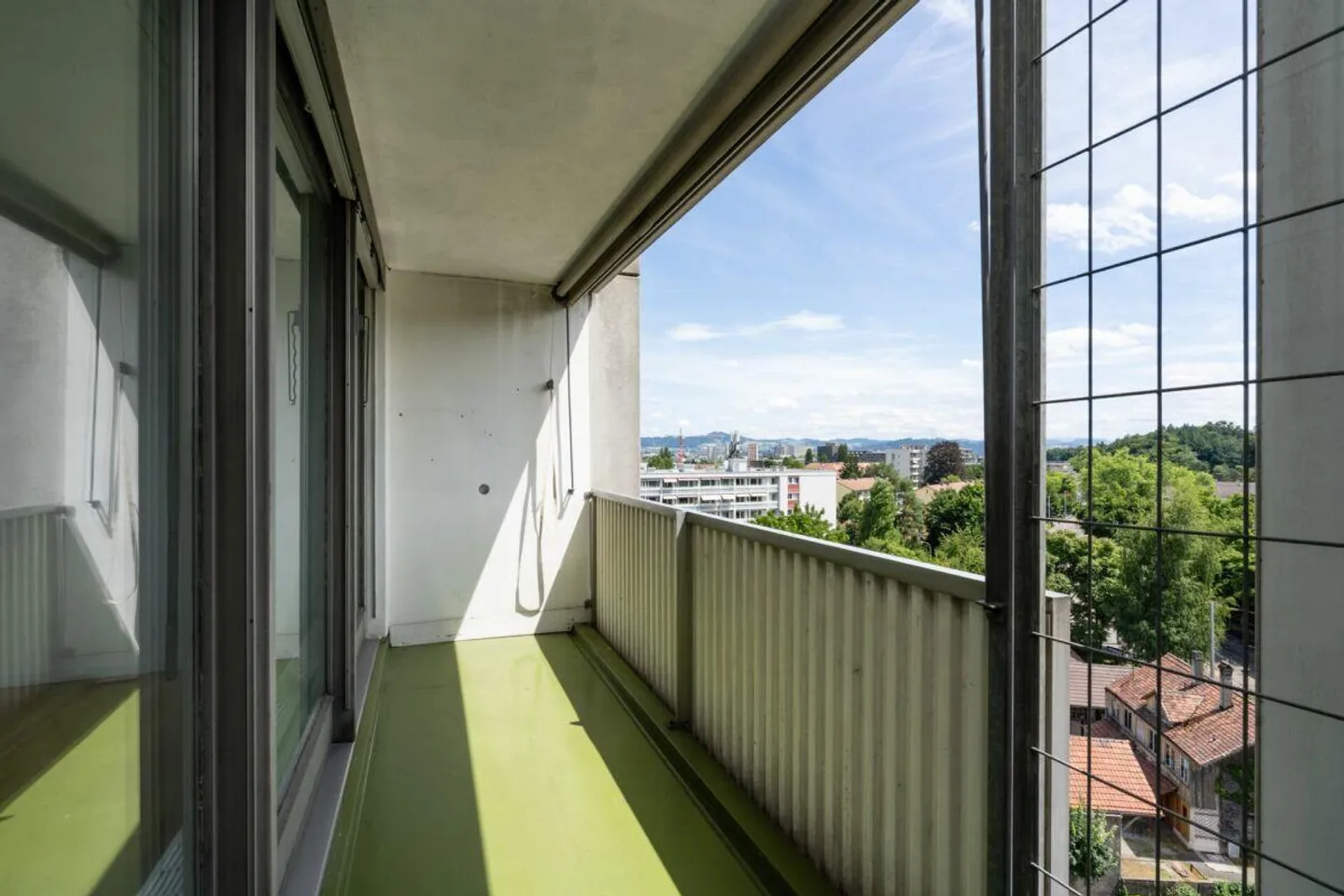 4.5-ROOM APARTMENT WITH PARKING SPACE IN BUILDING RIGHTS - Photo 10 of 12