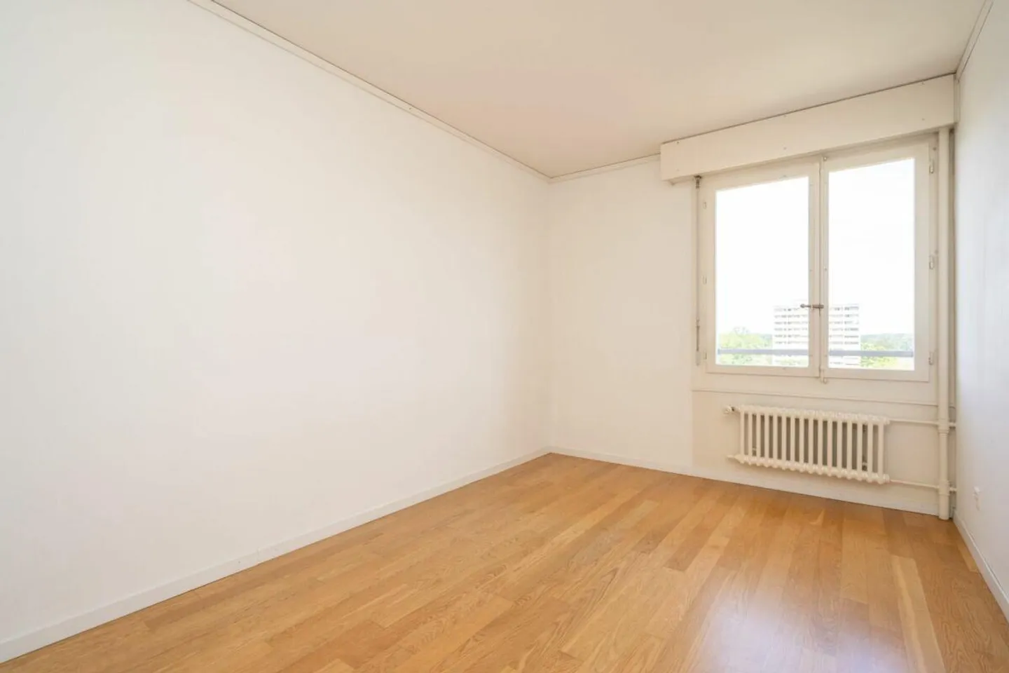 4.5-ROOM APARTMENT WITH PARKING SPACE IN BUILDING RIGHTS - Photo 9 of 12