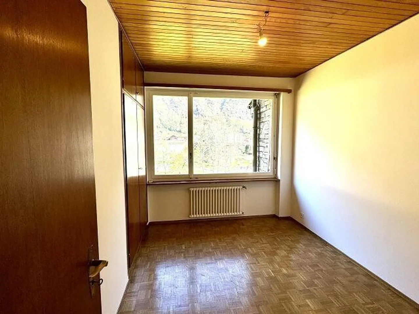 Appartamento ultimo piano di 6 1/2 locali con giardino e parcella - Foto 10 di 13