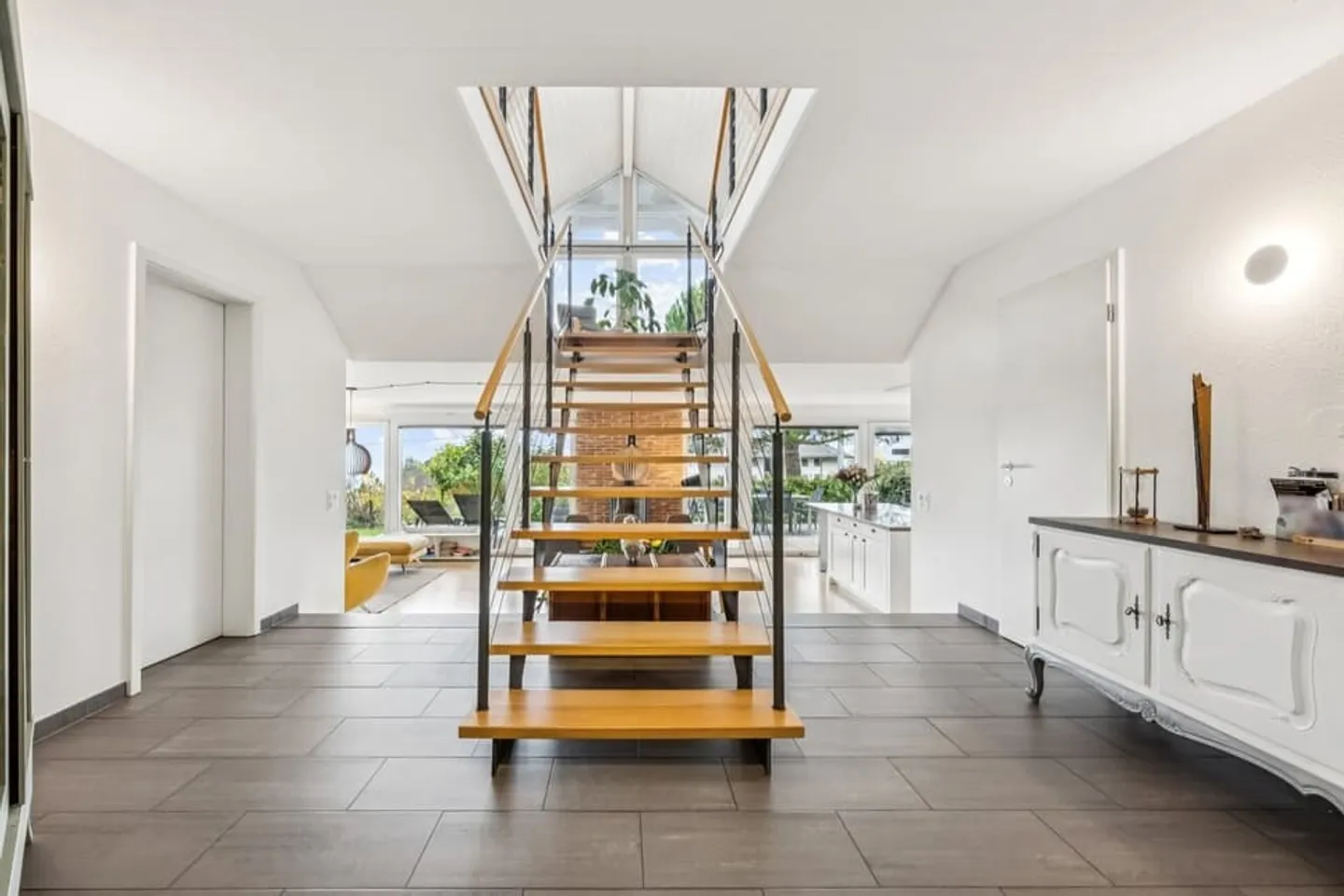 Contemporary Villa 300m² - Privileged Setting in Blonay - Photo 5 of 11