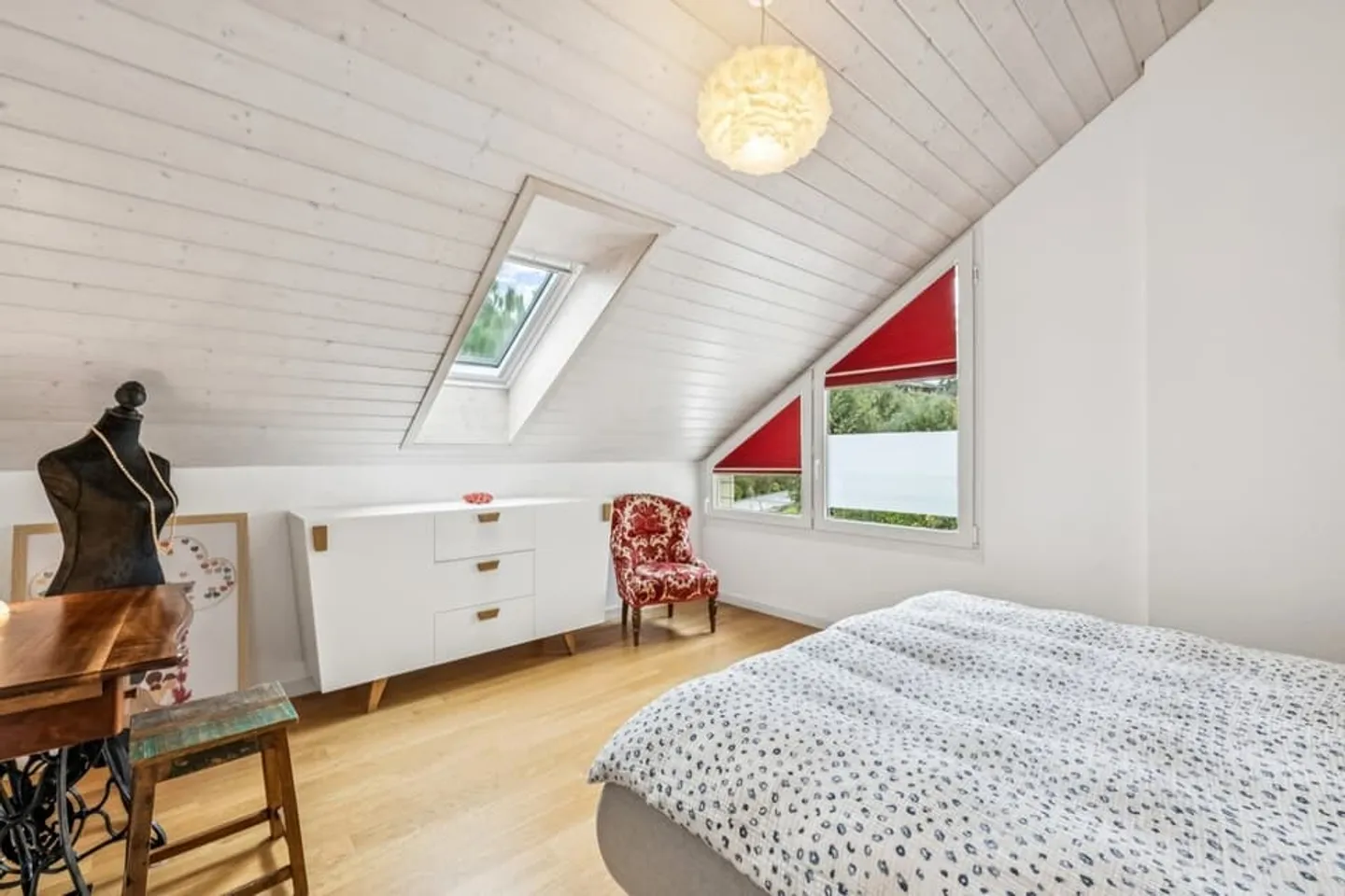 Contemporary Villa 300m² - Privileged Setting in Blonay - Photo 8 of 11