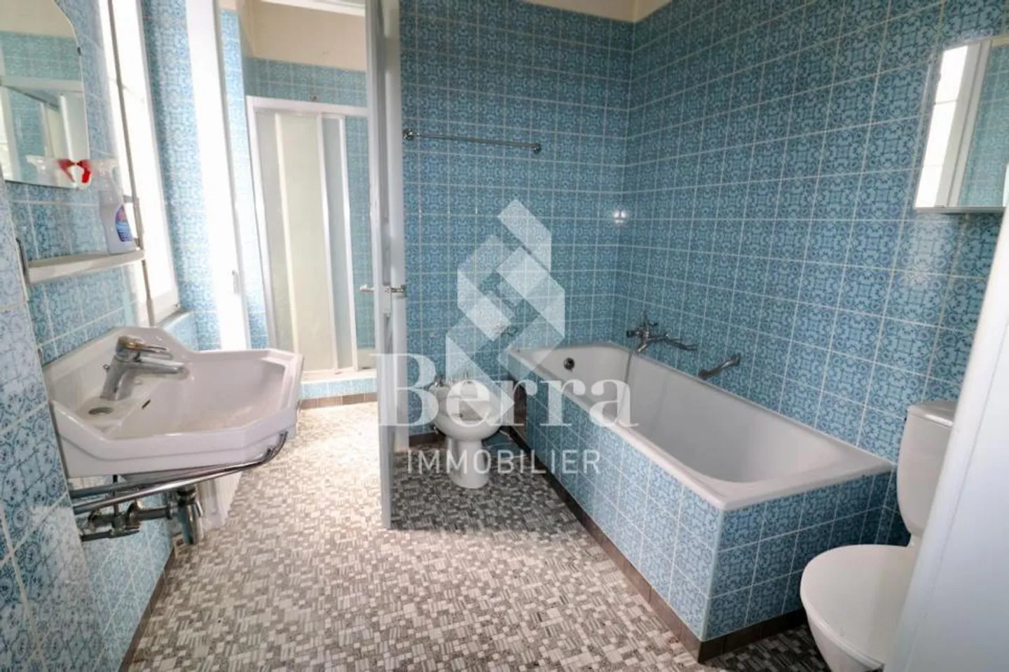 Manoir avec 2 appartements + grenier - Offre rare !!! - Photo 9 sur 13