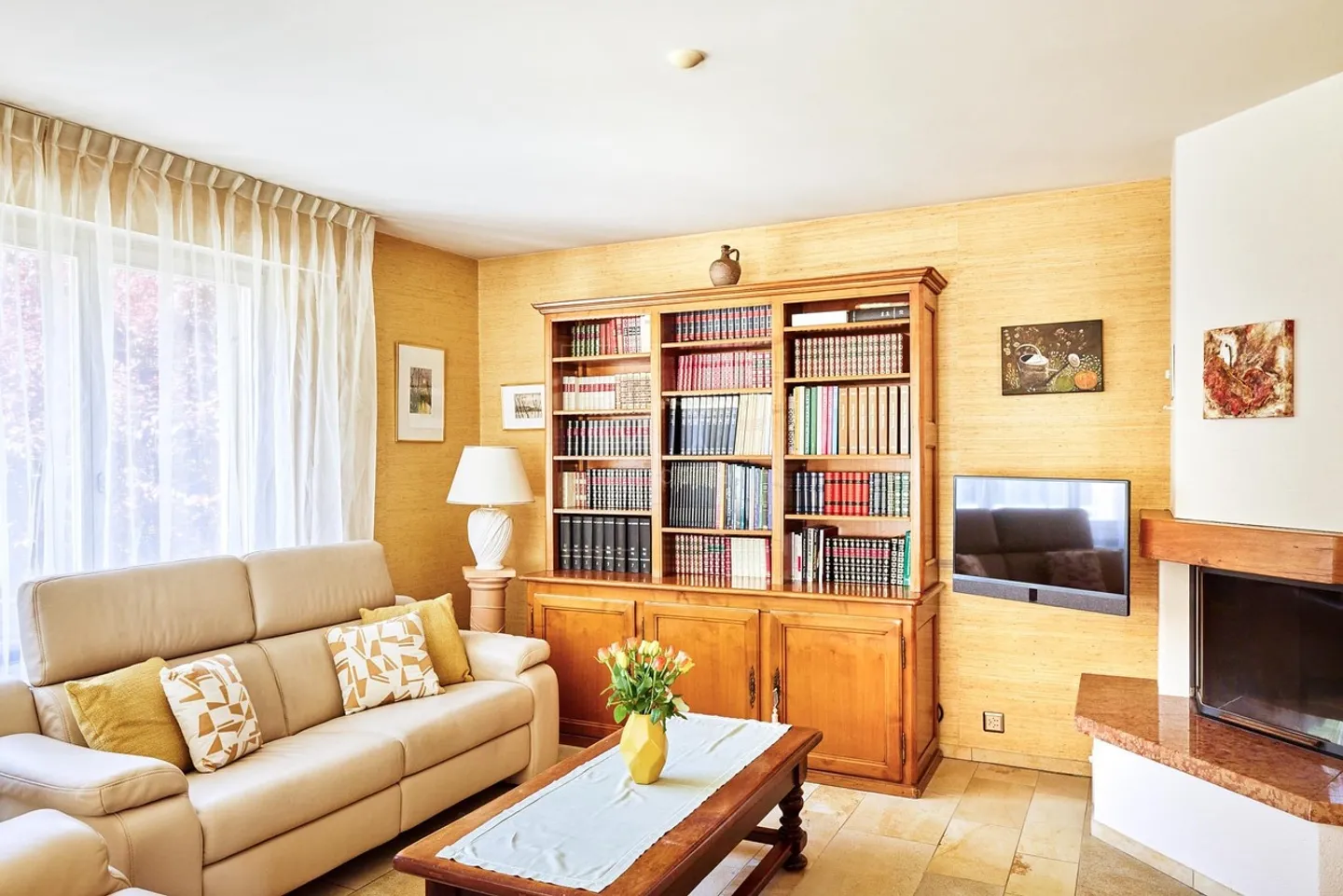 Beautiful bright individual villa with nice garden in Payerne - Photo 3 of 14