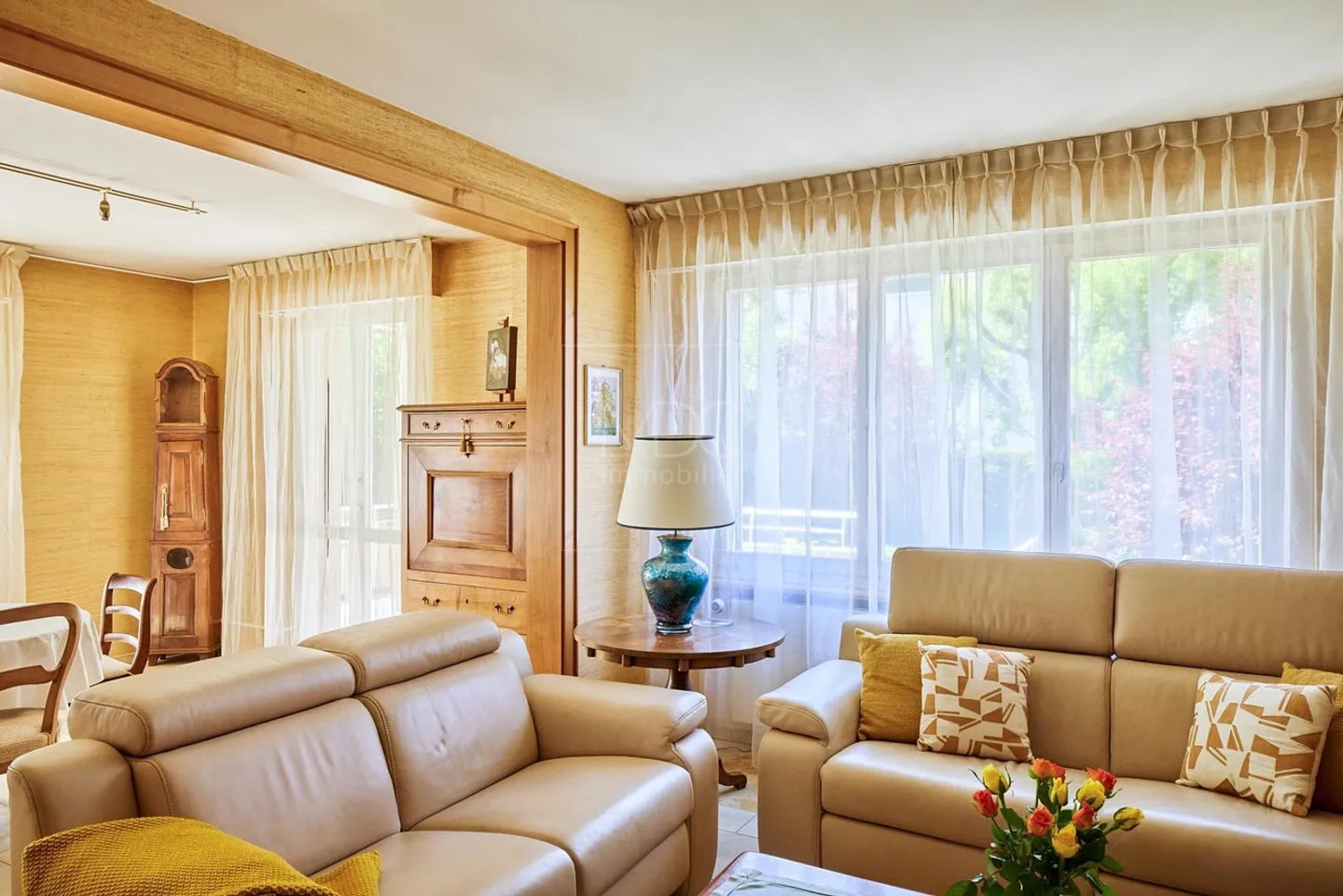 Beautiful bright individual villa with nice garden in Payerne - Photo 4 of 14