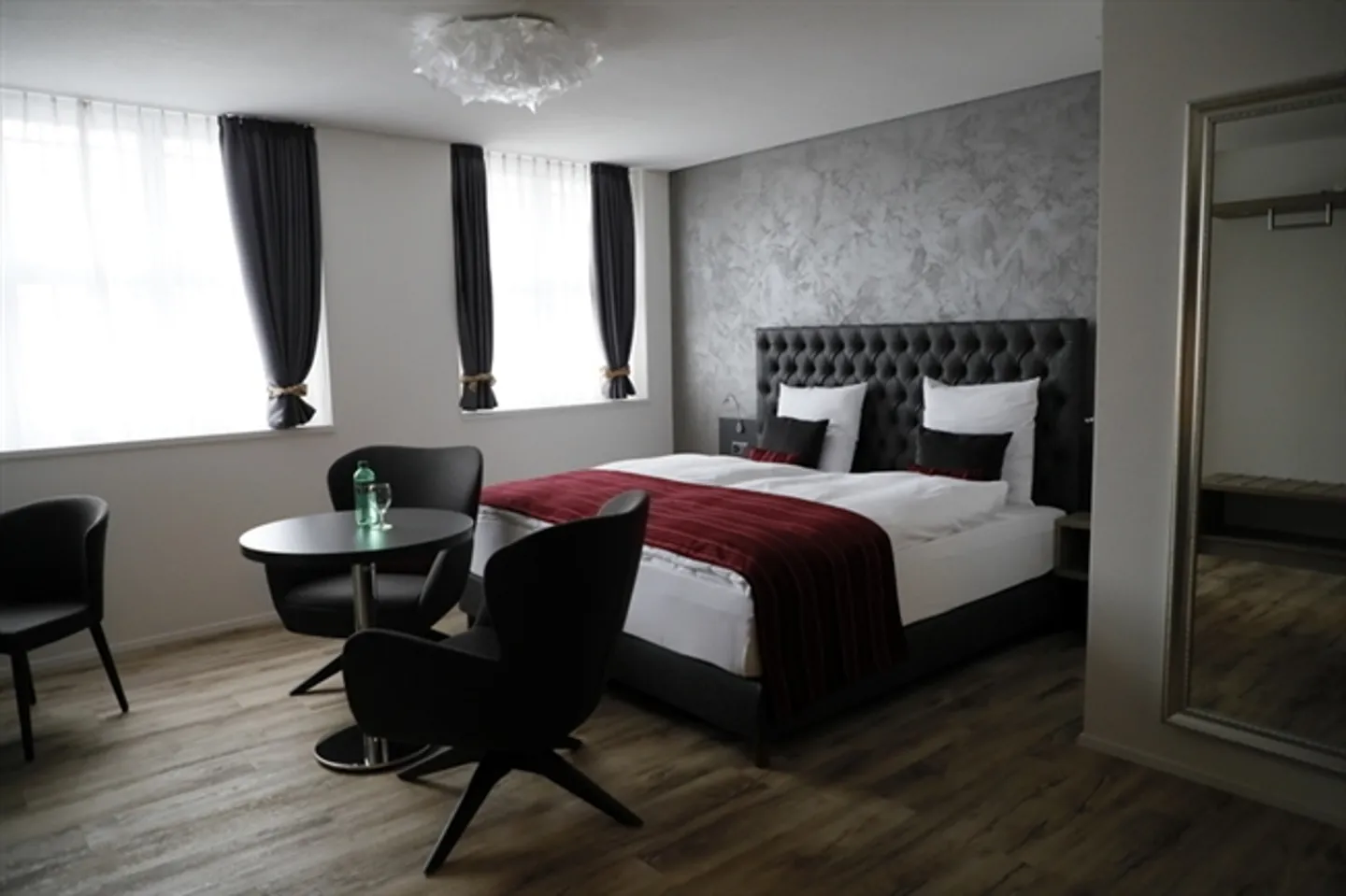 1 ROOM APARTMENT IN REICHENBURG (SZ), FURNISHED - Photo 1 of 7