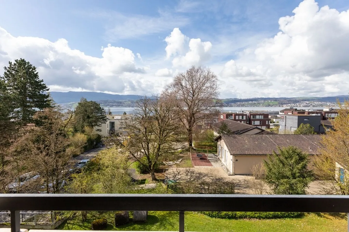 Vista lago & Luce estiva - Il tuo nuovo appartamento a Männedorf - Foto 2 di 7
