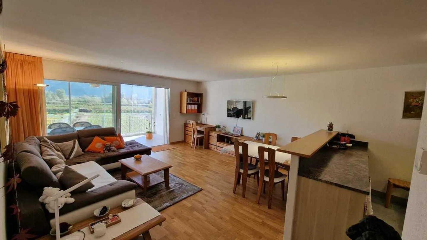 MOLTO BEL APPARTAMENTO 2 STANZE - COME NUOVO - SITUATO NEL COMPLESSO BAINS DE SAILLON - Foto 3 di 15