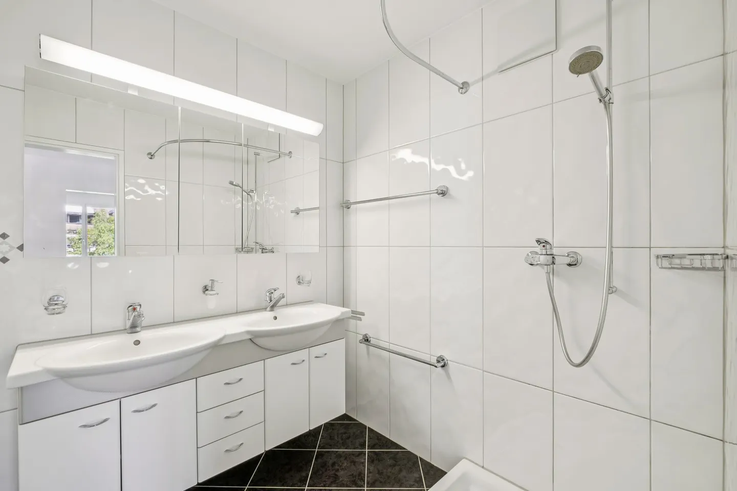 Une maison pour s'épanouir - Maisonette avec cheminée et jardin - Photo 9 sur 13