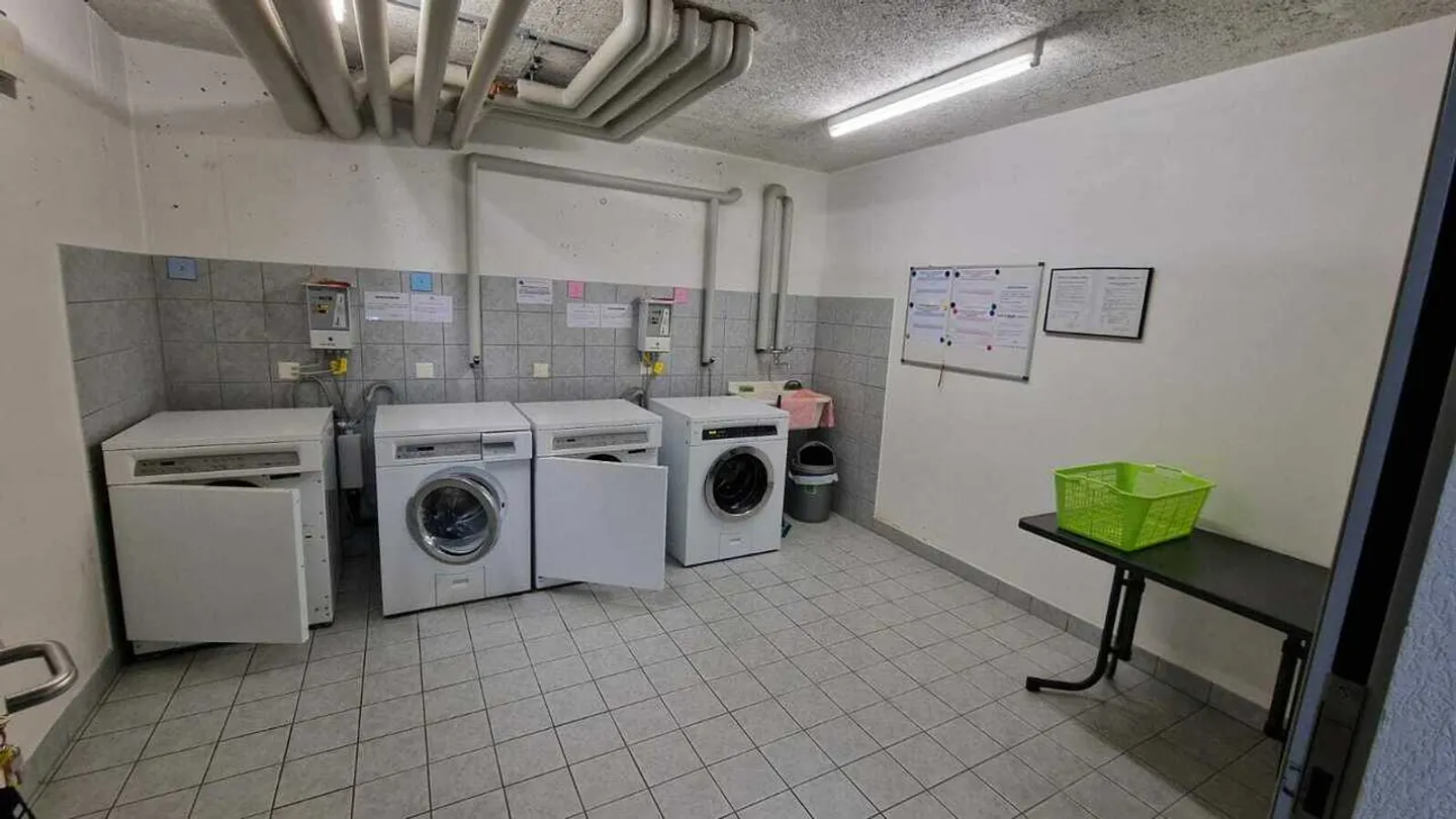 MOLTO BEL APPARTAMENTO 2 STANZE - COME NUOVO - SITUATO NEL COMPLESSO BAINS DE SAILLON - Foto 13 di 15